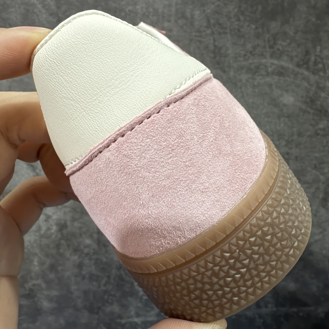 图片[2]-【XC纯原版】Adidas Handball Spezial 阿迪达斯经典款牛皮复古休闲板鞋 粉白生胶 KJ6305 原厂原档案开发出品 皮料切割干净无任何毛边 鞋型细节完美 超高清洁度 原材料打 市场第一梯队版本 尺码：35 36 36.5 37 38 38.5 39 40-选品中心