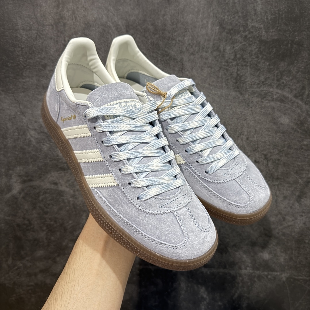 【XC纯原版】Adidas Handball Spezial 阿迪达斯经典款牛皮复古休闲板鞋 蓝白生胶 KI5933 原厂原档案开发出品 皮料切割干净无任何毛边 鞋型细节完美 超高清洁度 原材料打 市场第一梯队版本 尺码:35 36 36.5 37 38 38.5 39 40 40.5 41 42 42.5 43 44 44.5 45-选品中心