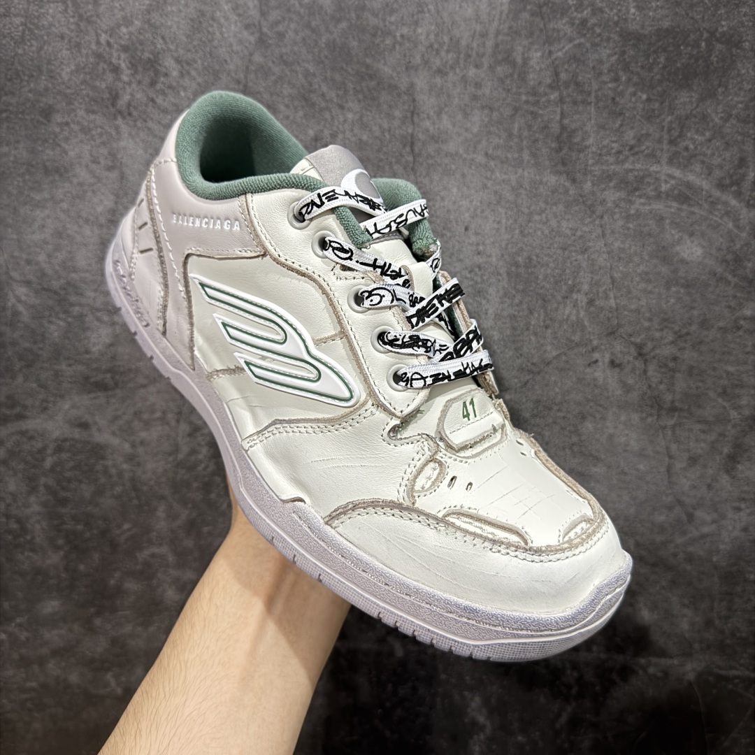 图片[3]-【OK纯原版】Balenciaga Hamptons Worn-Out 巴黎世家十八18代 涤纶（聚酯纤维）牛皮革 圆头系带 低帮 生活休闲鞋板鞋 全套原纸板楦头开发 最原汁原味的灵魂版型 全鞋荧光划线卡点 胶水把控整洁度追求极致完美 每一双都是工艺品 多重QC质检 超越公司货的品控标准 实实在在的免检产品 原盒原配 正确字体电绣 粗细、位置、大小正确 侧边TPU 透气孔匹配意产原版 正确分离大底 TPU软底 原版一致大底LOGO 立体感十足 原厂皮料水洗做旧 采购原厂网纱 偏大一码 尺码：35 36 37 38 39 40 41 42 43 44 45 46-选品中心