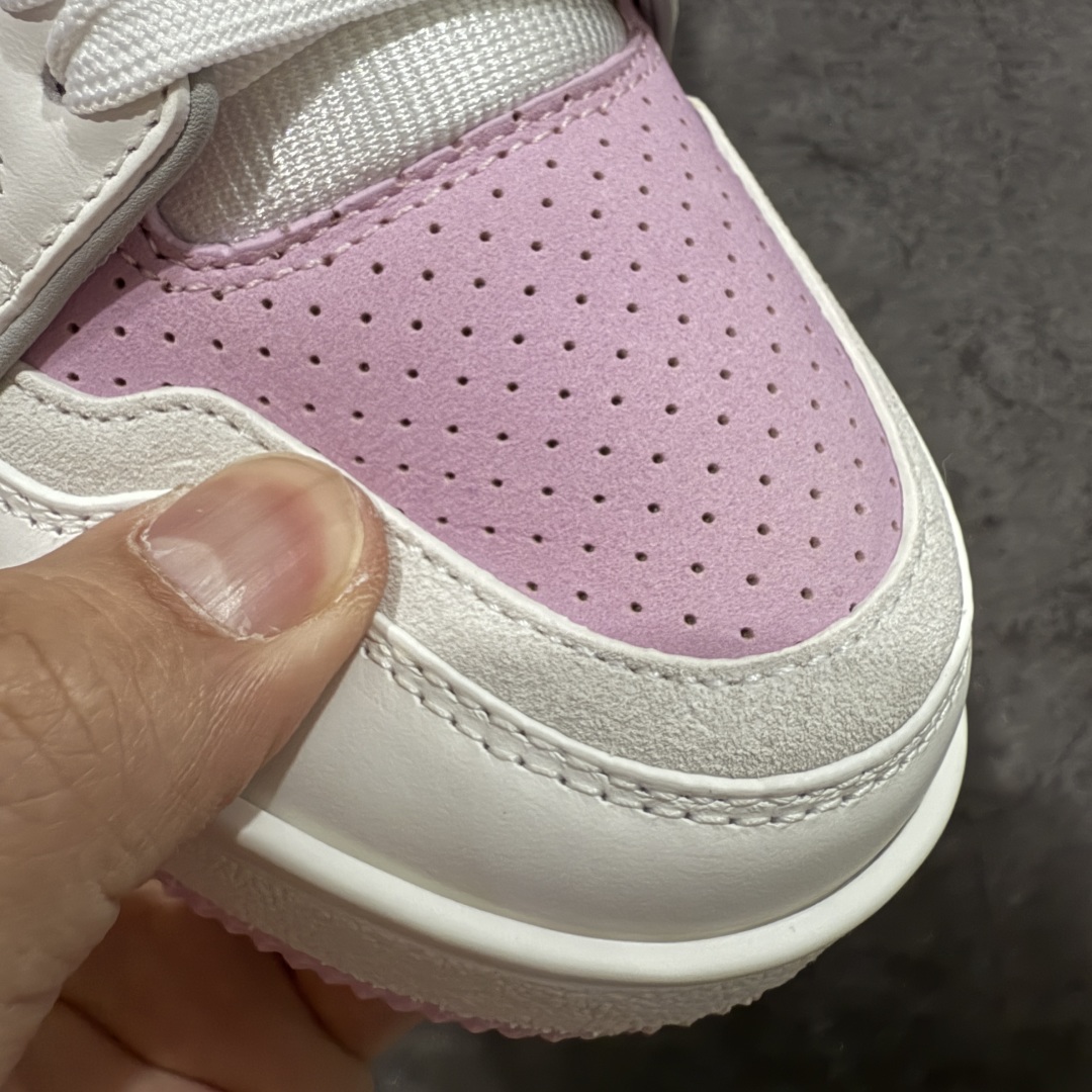 图片[5]-【专柜版/海淘代购版】 现货当天可取 LV Trainer系列高奢运动鞋 白粉 新款芯片顶级 潮人必备单品 同步ZP官网空胶工艺 鞋舌、挂饰均镶嵌NFC芯片感应装置 正确胶片断点式设计 中底正确还原原版油印字母比例 1：1原楦格板、楦头、刀磨全新升级！ 独家订制顶级压纹麂皮 原版开模TPU大底 质感原版一致 垫脚聚米微料加透气英伦网布 披靡市场任何版本！细节完美呈现！ 代购指定版本 全新升级最新双盒包装 扫码秒进官网！ 全套包装配件同比原版 尺码： 35-40-选品中心