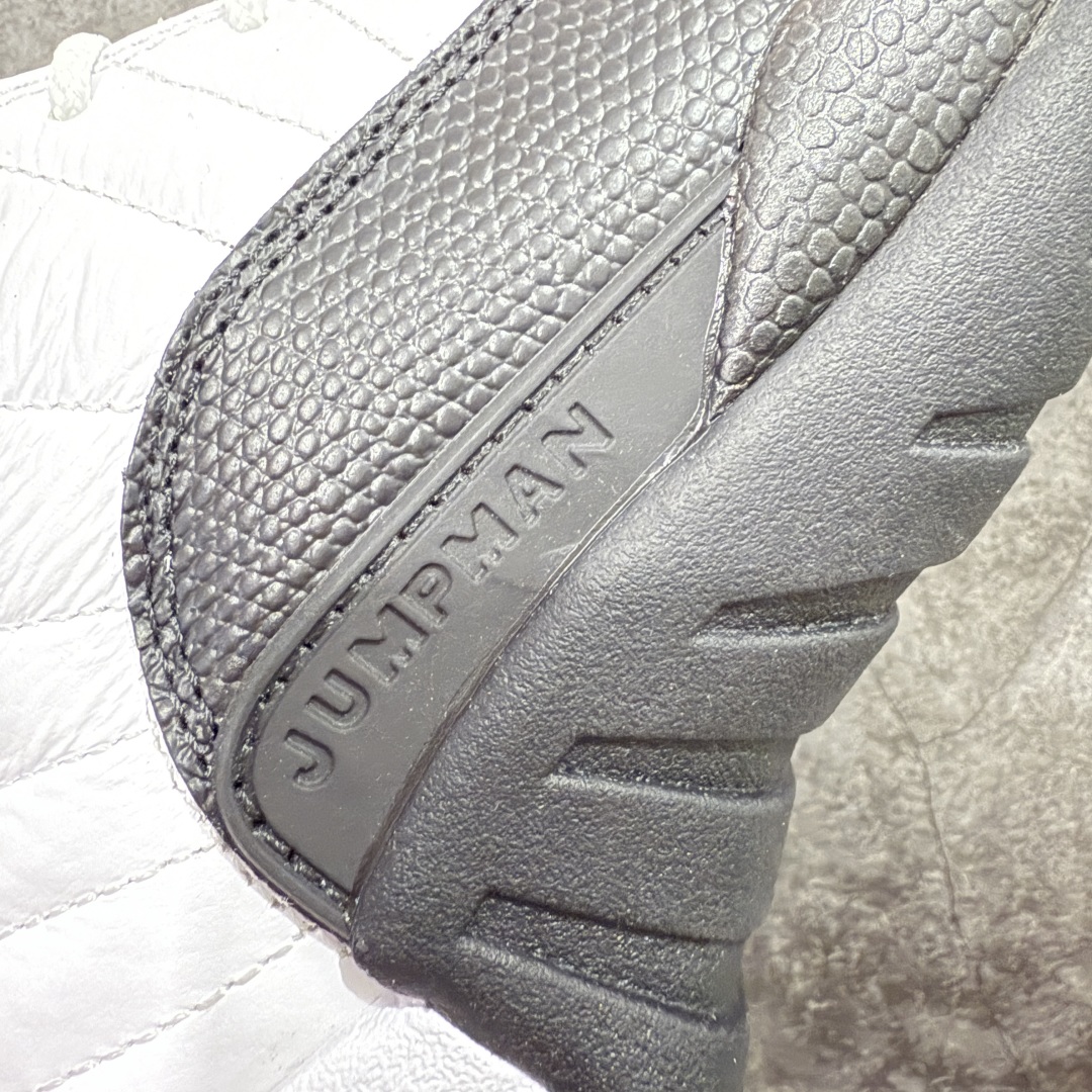 Air Jordan AJ12 Retro 潮流 中帮 复古篮球鞋 金扣2025版 CT8013-117