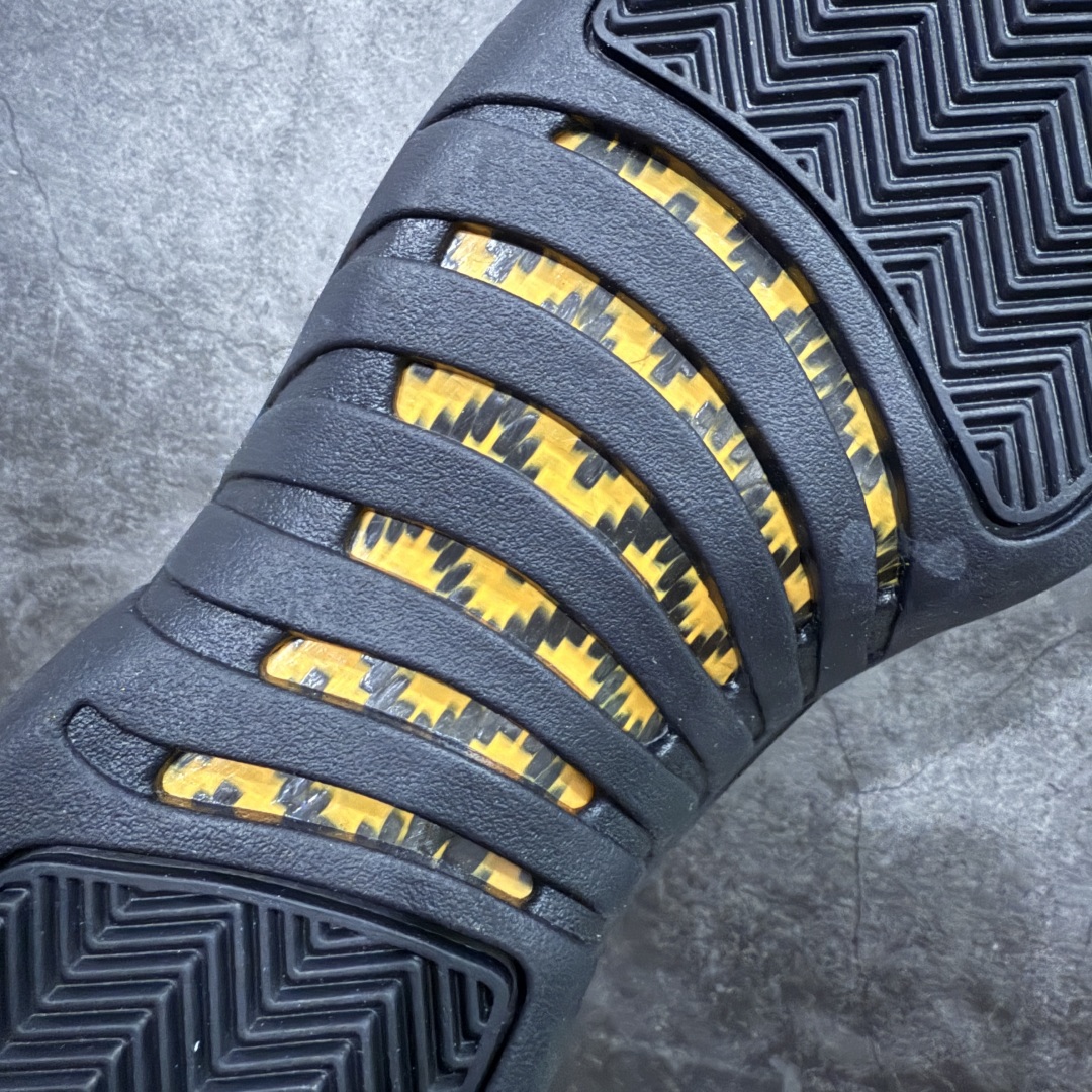 Air Jordan AJ12 Retro 潮流 中帮 复古篮球鞋 金扣2025版 CT8013-117