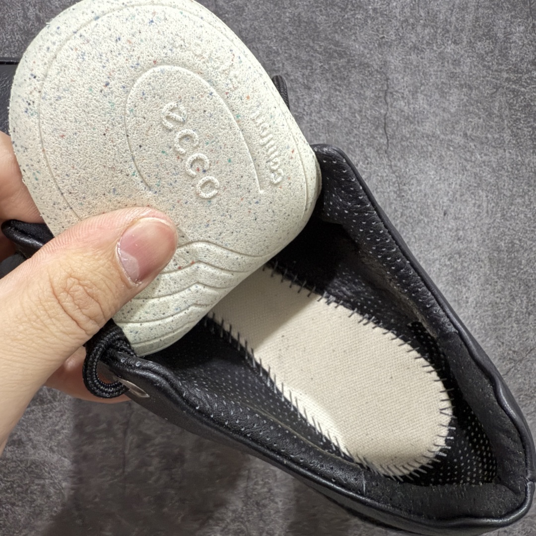 图片[10]-【渠道版】Ecco爱步健步系列牛皮透气低帮休闲运动鞋 15周年限定 纯黑色 渠道正单 非市场流通版本 配件齐全同步官方 配置全部拉满 独立私模开发 非市场通用大底 可对比细节字体 卡色多次校对无任何色差 头层纳帕软皮 裁片冲孔清洁度高 版型非常正 后跟 鞋头 鞋口 鞋舌整体弧度都基本与原版没差距 定制刺绣鞋带 手提袋 配件盒 官方一致 充正无压力 官方大2k+ 这里帮您省钱 尺码：39-45-选品中心