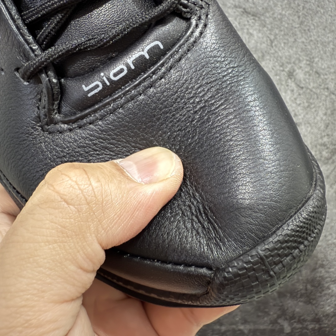 图片[6]-【渠道版】Ecco爱步健步系列牛皮透气低帮休闲运动鞋 15周年限定 纯黑色 渠道正单 非市场流通版本 配件齐全同步官方 配置全部拉满 独立私模开发 非市场通用大底 可对比细节字体 卡色多次校对无任何色差 头层纳帕软皮 裁片冲孔清洁度高 版型非常正 后跟 鞋头 鞋口 鞋舌整体弧度都基本与原版没差距 定制刺绣鞋带 手提袋 配件盒 官方一致 充正无压力 官方大2k+ 这里帮您省钱 尺码：39-45-选品中心