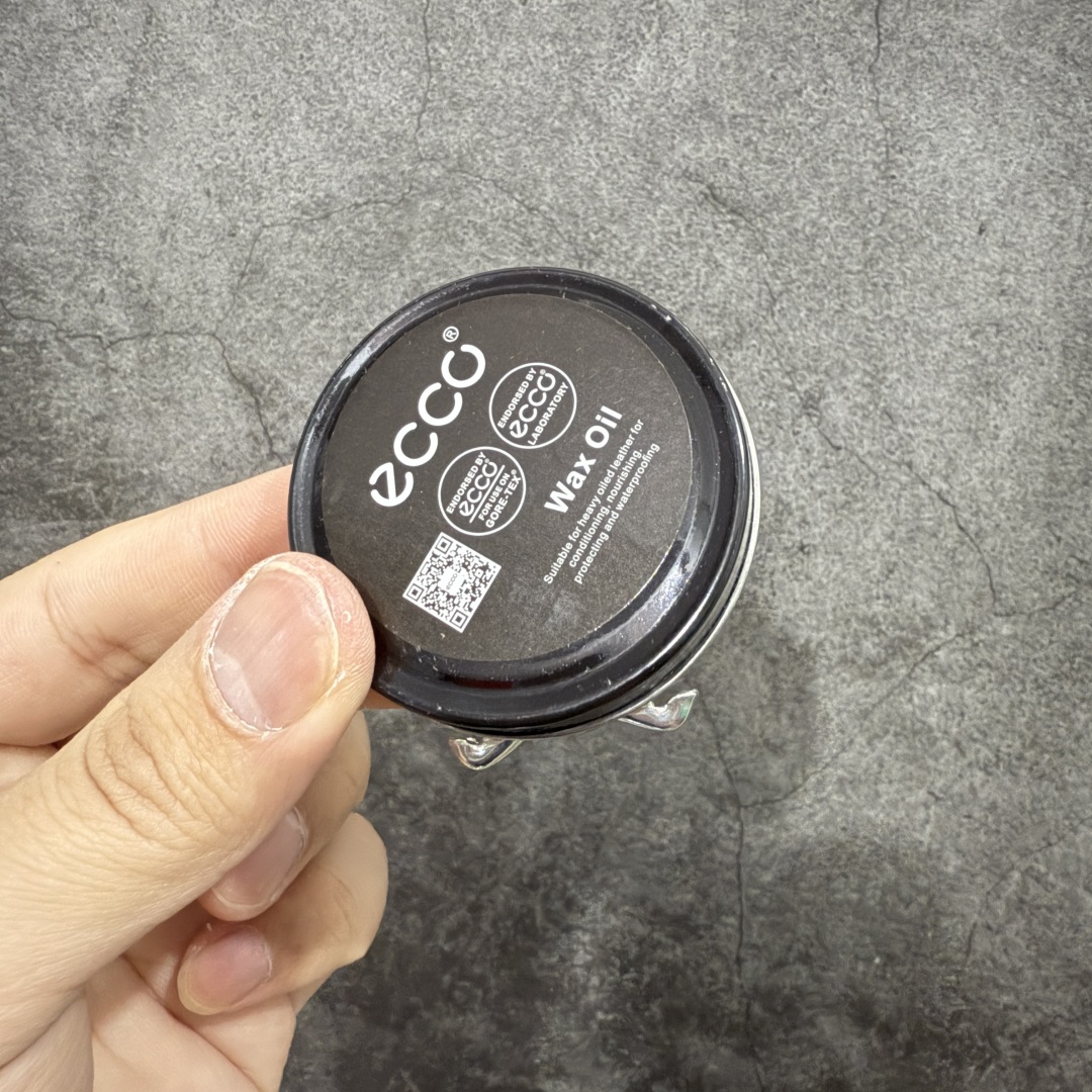 图片[14]-【渠道版】Ecco爱步健步系列牛皮透气低帮休闲运动鞋 15周年限定 纯黑色 渠道正单 非市场流通版本 配件齐全同步官方 配置全部拉满 独立私模开发 非市场通用大底 可对比细节字体 卡色多次校对无任何色差 头层纳帕软皮 裁片冲孔清洁度高 版型非常正 后跟 鞋头 鞋口 鞋舌整体弧度都基本与原版没差距 定制刺绣鞋带 手提袋 配件盒 官方一致 充正无压力 官方大2k+ 这里帮您省钱 尺码：39-45-选品中心