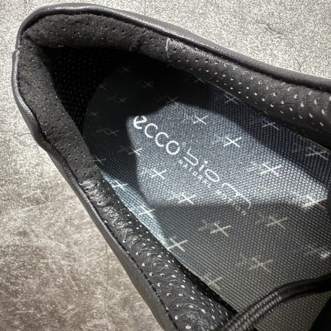 图片[9]-【渠道版】Ecco爱步健步系列牛皮透气低帮休闲运动鞋 15周年限定 纯黑色 渠道正单 非市场流通版本 配件齐全同步官方 配置全部拉满 独立私模开发 非市场通用大底 可对比细节字体 卡色多次校对无任何色差 头层纳帕软皮 裁片冲孔清洁度高 版型非常正 后跟 鞋头 鞋口 鞋舌整体弧度都基本与原版没差距 定制刺绣鞋带 手提袋 配件盒 官方一致 充正无压力 官方大2k+ 这里帮您省钱 尺码：39-45-选品中心