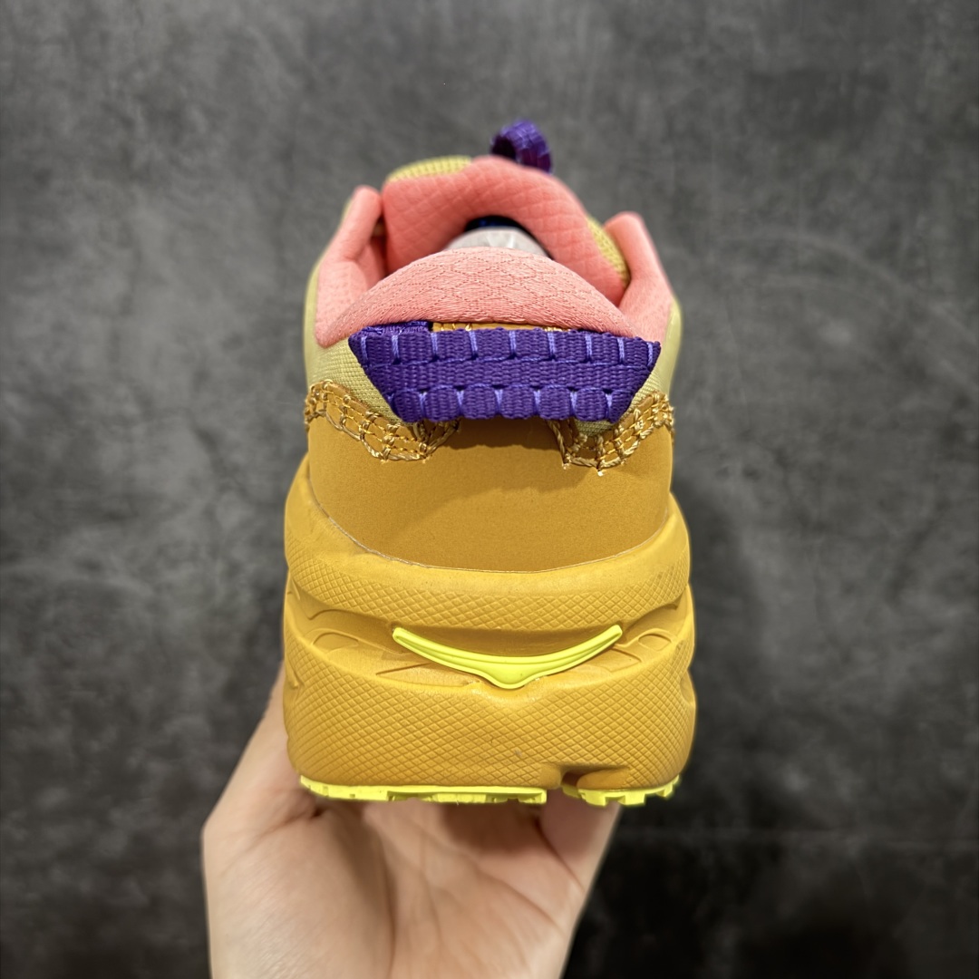 图片[4]-【公司级】HOKA ONE ONE Bondi B3 LS 运动舒适低帮跑步鞋 男女同款 高品质 原材料开发 邦代鞋头采用牛皮革材质 网面是MONO 纱材质 ，里面是蜂窝煤透气网眼定型。后跟设计采用皮革双缝线 ，HOKA经典的厚底设计。 鞋底采用EVA板材发泡 脚感舒适 减震耐磨透气跑步运动鞋 尺码 36 36.5 37.5 38 38.5 39 40 40.5 41 42 42.5 43 44 44.5 45 46 47-选品中心