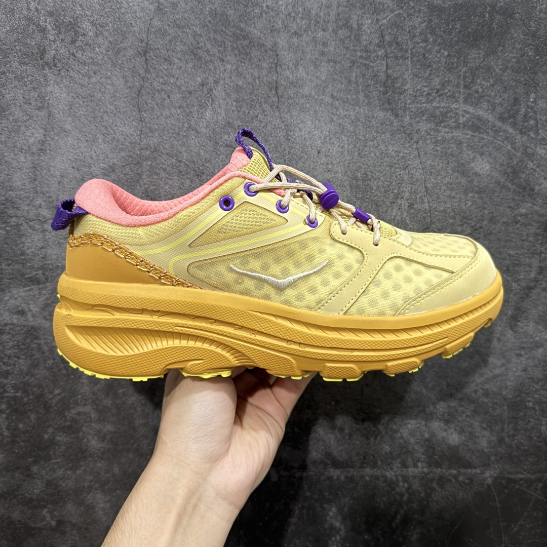 【公司级】HOKA ONE ONE Bondi B3 LS 运动舒适低帮跑步鞋 男女同款 高品质 原材料开发 邦代鞋头采用牛皮革材质 网面是MONO 纱材质 ,里面是蜂窝煤透气网眼定型。后跟设计采用皮革双缝线 ,HOKA经典的厚底设计。 鞋底采用EVA板材发泡 脚感舒适 减震耐磨透气跑步运动鞋 尺码 36 36.5 37.5 38 38.5 39 40 40.5 41 42 42.5 43 44 44.5 45 46 47-选品中心