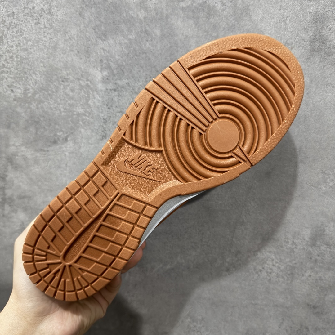 图片[9]-【定制版】Nike SB Dunk Low LV联名 白灰棕蓝 周年高端定制 低帮休闲板鞋  #定制鞋盒 大厂纯原品质出货 超高清洁度 皮料切割干净无任何毛边 细节完美 货号：SC0601-474  尺码：36 36.5 37.5 38 38.5 39 40 40.5 41 42 42.5 43 44 44.5 45-选品中心