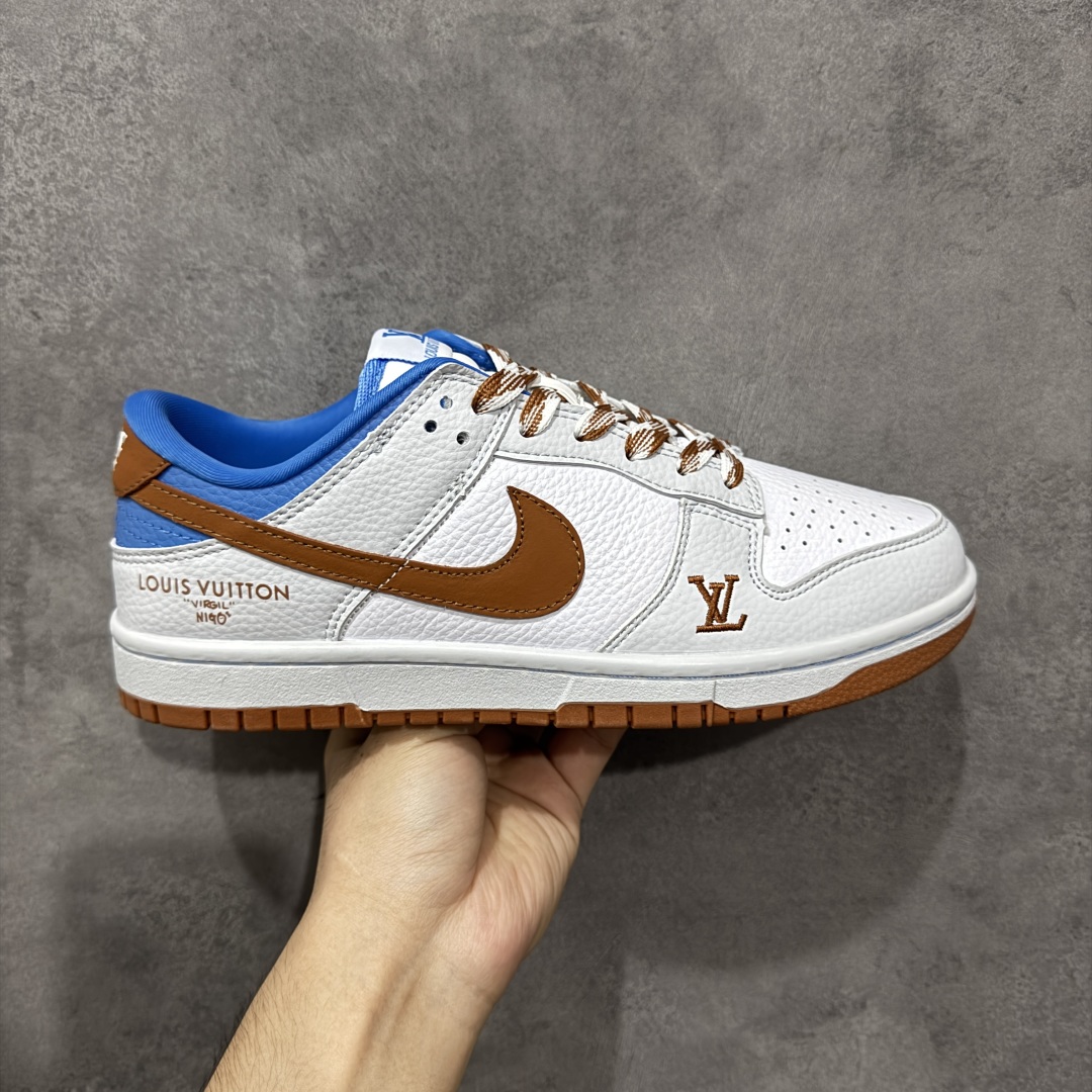 【定制版】Nike SB Dunk Low LV联名 白灰棕蓝 周年高端定制 低帮休闲板鞋  #定制鞋盒 大厂纯原品质出货 超高清洁度 皮料切割干净无任何毛边 细节完美 货号:SC0601-474  尺码:36 36.5 37.5 38 38.5 39 40 40.5 41 42 42.5 43 44 44.5 45-选品中心