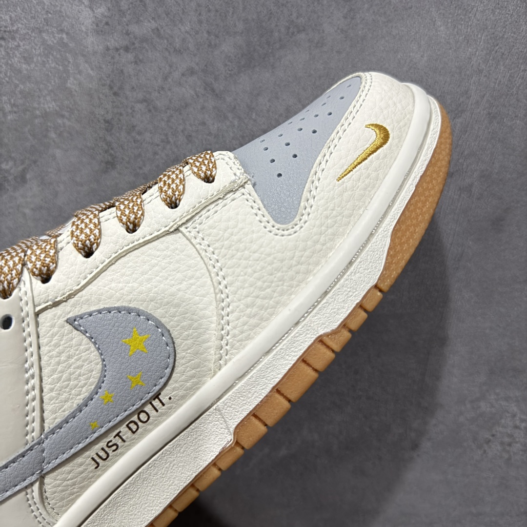 图片[6]-【定制版】Success x Nike Dunk SB Low Succ x 耐克 SB 低帮 联名米灰黄 鞋身整体以灰色皮革打造，搭配米白色框架覆盖层，使鞋款十分百搭，鞋舌绣标上以Swoosh Logo呈现，鞋身两侧Swoosh Logo采用灰色点缀，后跟装饰片使用灰色制作，鞋舌是网眼布材料，增强了透气性，鞋头处迷你Swoosh Logo黄色呈现，后跟印有Success字样，彰显联名身份；最后以米白色中底搭配黄色橡胶外底完善整体设计收尾。 货号：LW1818-122 尺码：36 36.5 37.5 38 38.5 39 40 40.5 41 42 42.5 43 44 44.5 45 编码：HXSB330340-选品中心
