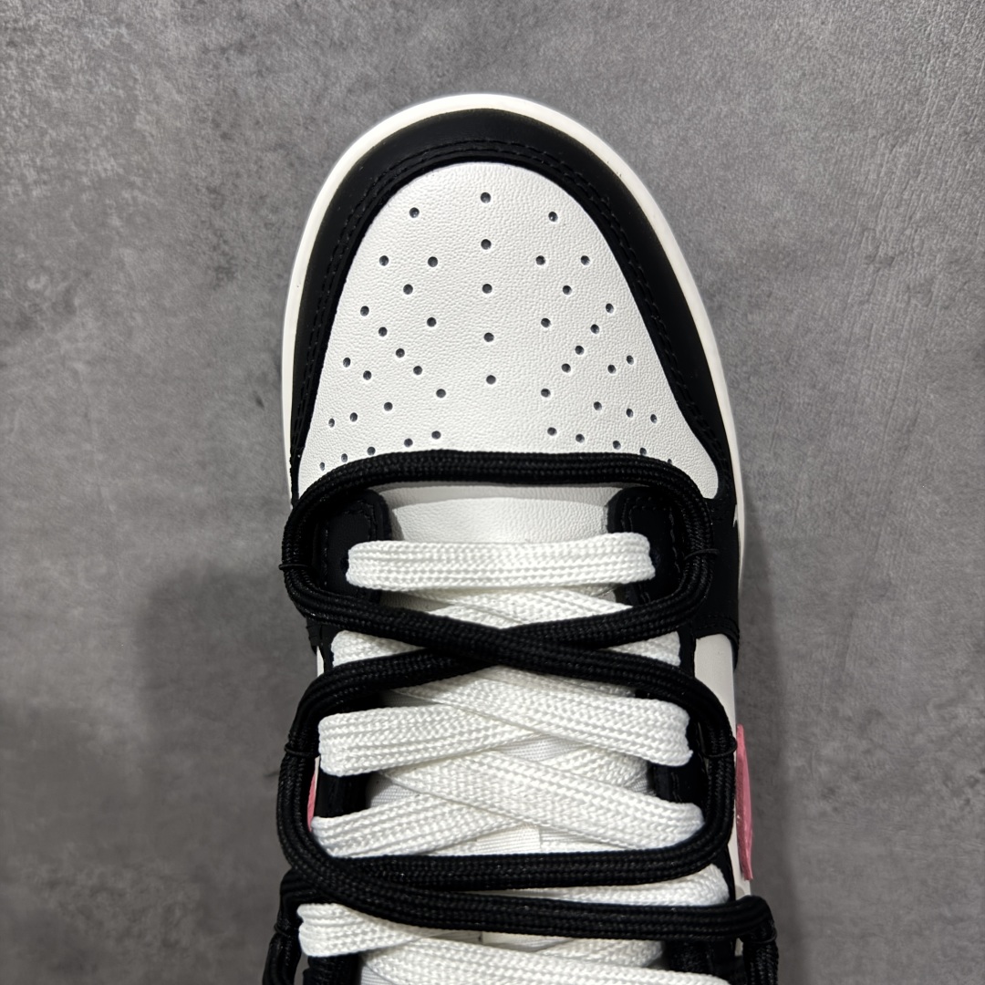 图片[5]-【YC版】Nike Dunk Low 黑莓粉黛 黑粉 当极简黑白遇见悸动粉黛，经典轮廓化身甜酷宣言，一抹温柔粉黛跃上Swoosh，如黑莓丛中绽开的绯色浪漫，甜酷交织，瞬间点亮视觉焦点。侧身「Remake」铭刻叛逆诗意，让经典重生为专属你的风格符号。从晨间咖啡馆到霓虹夜街头，以脚步书写浪漫叙事，穿搭自显高级存在感。 货号：BP0518-093 尺码：35.5 36 36.5 37.5 38 38.5 39 40 编码：HXSB310320-选品中心