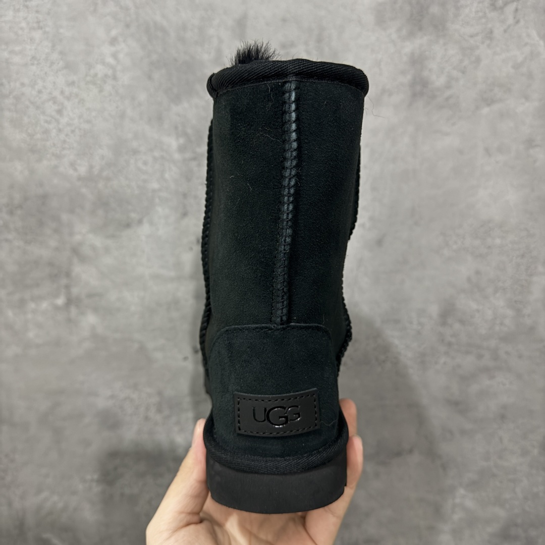 图片[4]-【顶级Y版】UGG 6223 中筒 经典秋冬羊皮毛一体雪地靴 小土豆 桑坡大厂直供 拒绝高利润 区别杀猪版本 隆丰A级澳洲进口羊皮毛一体 完全遵循ZP工艺流程 代工厂原厂版师 秉承无原鞋不开发选择 注重每一处细节 市面最正版型 TREADLITE\”轻翼\”科技外底 轻便/耐用/柔韧/桩型 翻毛皮鞋面 细腻亲肤再生聚酯纤维滚边 舒适易打理 保暖性佳 UGG plush™ 里衬和内底 茸软亲肤 舒适暖足 经典鞋型搭配轻盈厚底 稳稳拿捏秋冬出街时髦造型 Treadlite by UGG 轻翼大底 轻盈缓震 为双足减负 舒适轻便 助你轻松畅玩整天 尺码：35 36 37 38 39 40-选品中心
