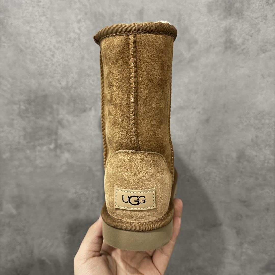图片[4]-【顶级Y版】UGG 6223 中筒 经典秋冬羊皮毛一体雪地靴 小土豆 桑坡大厂直供 拒绝高利润 区别杀猪版本 隆丰A级澳洲进口羊皮毛一体 完全遵循ZP工艺流程 代工厂原厂版师 秉承无原鞋不开发选择 注重每一处细节 市面最正版型 TREADLITE\”轻翼\”科技外底 轻便/耐用/柔韧/桩型 翻毛皮鞋面 细腻亲肤再生聚酯纤维滚边 舒适易打理 保暖性佳 UGG plush™ 里衬和内底 茸软亲肤 舒适暖足 经典鞋型搭配轻盈厚底 稳稳拿捏秋冬出街时髦造型 Treadlite by UGG 轻翼大底 轻盈缓震 为双足减负 舒适轻便 助你轻松畅玩整天 尺码：35 36 37 38 39 40-选品中心