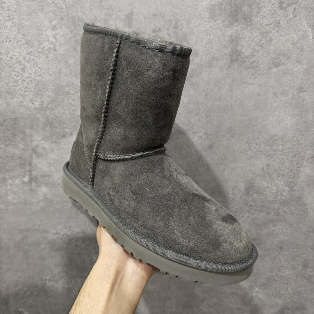 图片[3]-【顶级Y版】UGG 6223 中筒 经典秋冬羊皮毛一体雪地靴 小土豆 桑坡大厂直供 拒绝高利润 区别杀猪版本 隆丰A级澳洲进口羊皮毛一体 完全遵循ZP工艺流程 代工厂原厂版师 秉承无原鞋不开发选择 注重每一处细节 市面最正版型 TREADLITE\”轻翼\”科技外底 轻便/耐用/柔韧/桩型 翻毛皮鞋面 细腻亲肤再生聚酯纤维滚边 舒适易打理 保暖性佳 UGG plush™ 里衬和内底 茸软亲肤 舒适暖足 经典鞋型搭配轻盈厚底 稳稳拿捏秋冬出街时髦造型 Treadlite by UGG 轻翼大底 轻盈缓震 为双足减负 舒适轻便 助你轻松畅玩整天 尺码：35 36 37 38 39 40-选品中心