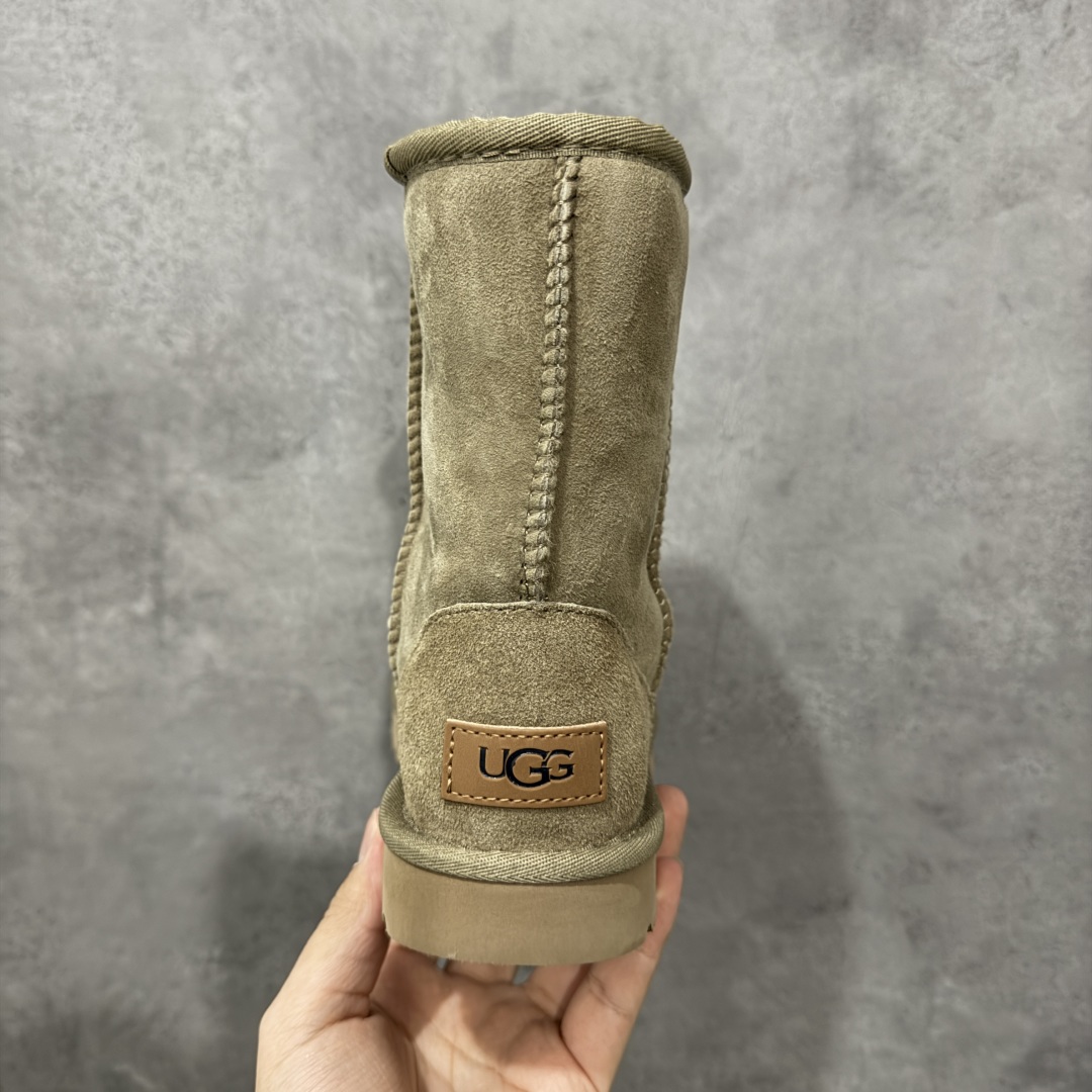 图片[4]-【顶级Y版】UGG 6223 中筒 经典秋冬羊皮毛一体雪地靴 小土豆 桑坡大厂直供 拒绝高利润 区别杀猪版本 隆丰A级澳洲进口羊皮毛一体 完全遵循ZP工艺流程 代工厂原厂版师 秉承无原鞋不开发选择 注重每一处细节 市面最正版型 TREADLITE\”轻翼\”科技外底 轻便/耐用/柔韧/桩型 翻毛皮鞋面 细腻亲肤再生聚酯纤维滚边 舒适易打理 保暖性佳 UGG plush™ 里衬和内底 茸软亲肤 舒适暖足 经典鞋型搭配轻盈厚底 稳稳拿捏秋冬出街时髦造型 Treadlite by UGG 轻翼大底 轻盈缓震 为双足减负 舒适轻便 助你轻松畅玩整天 尺码：35 36 37 38 39 40-选品中心