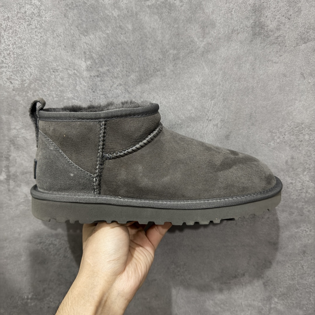 【顶级Y版】UGG 7391经典秋冬羊皮毛一体雪地靴 mini男鞋 桑坡大厂直供 拒绝高利润 区别杀猪版本 隆丰A级澳洲进口羊皮毛一体 完全遵循ZP工艺流程 代工厂原厂版师 秉承无原鞋不开发选择 注重每一处细节 市面最正版型 TREADLITE\
