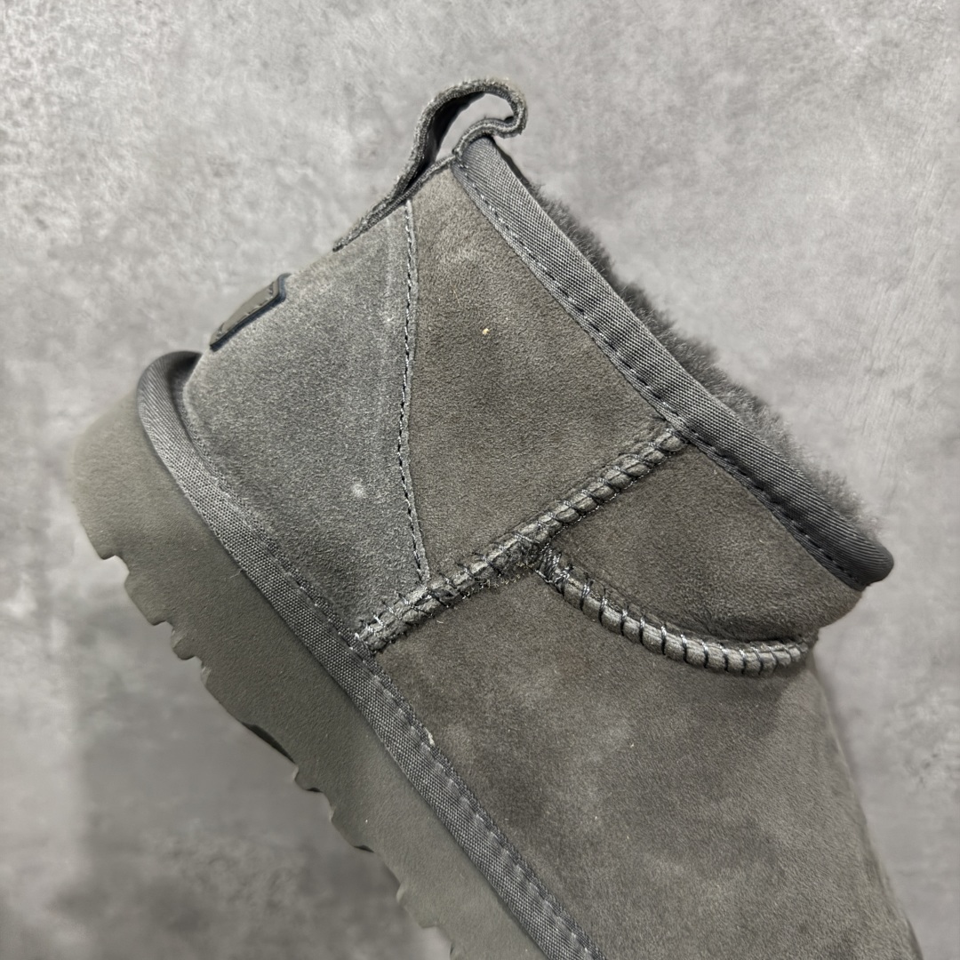图片[7]-【顶级Y版】UGG 7391经典秋冬羊皮毛一体雪地靴 mini男鞋 桑坡大厂直供 拒绝高利润 区别杀猪版本 隆丰A级澳洲进口羊皮毛一体 完全遵循ZP工艺流程 代工厂原厂版师 秉承无原鞋不开发选择 注重每一处细节 市面最正版型 TREADLITE\”轻翼\”科技外底 轻便/耐用/柔韧/桩型 翻毛皮鞋面 细腻亲肤再生聚酯纤维滚边 舒适易打理 保暖性佳 UGG plush™ 里衬和内底 茸软亲肤 舒适暖足 经典鞋型搭配轻盈厚底 稳稳拿捏秋冬出街时髦造型 Treadlite by UGG 轻翼大底 轻盈缓震 为双足减负 舒适轻便 助你轻松畅玩整天 尺码：40 41 42 434 44 45-选品中心