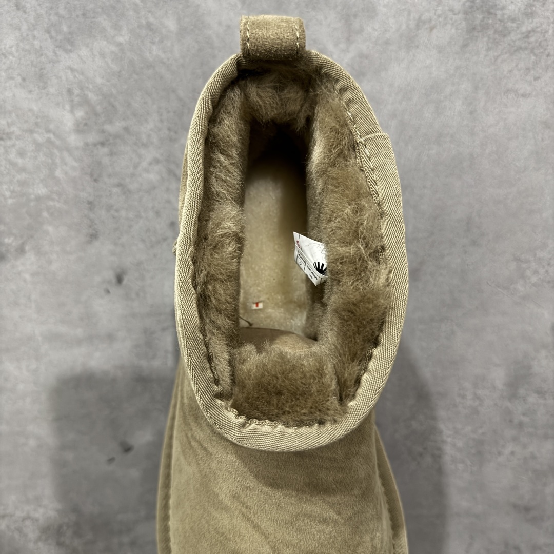 图片[8]-【顶级Y版】UGG 7391经典秋冬羊皮毛一体雪地靴 mini男鞋 桑坡大厂直供 拒绝高利润 区别杀猪版本 隆丰A级澳洲进口羊皮毛一体 完全遵循ZP工艺流程 代工厂原厂版师 秉承无原鞋不开发选择 注重每一处细节 市面最正版型 TREADLITE\”轻翼\”科技外底 轻便/耐用/柔韧/桩型 翻毛皮鞋面 细腻亲肤再生聚酯纤维滚边 舒适易打理 保暖性佳 UGG plush™ 里衬和内底 茸软亲肤 舒适暖足 经典鞋型搭配轻盈厚底 稳稳拿捏秋冬出街时髦造型 Treadlite by UGG 轻翼大底 轻盈缓震 为双足减负 舒适轻便 助你轻松畅玩整天 尺码：40 41 42 434 44 45-选品中心