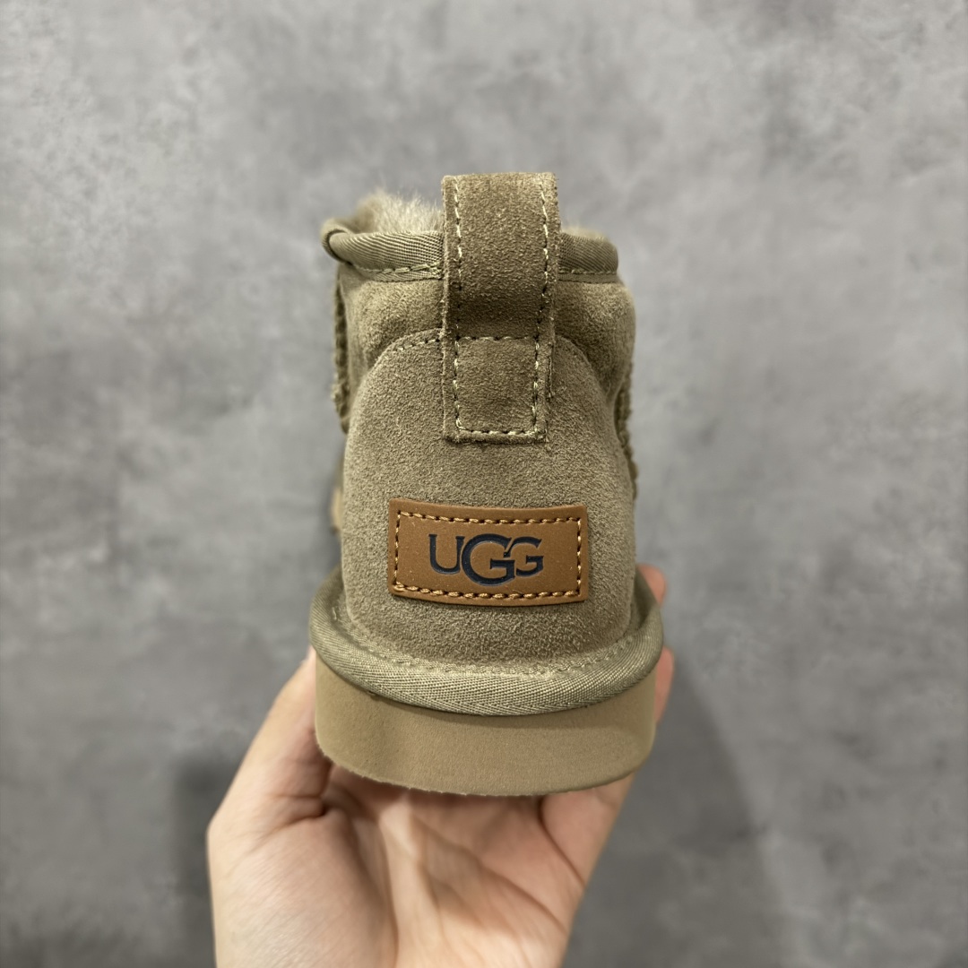 图片[4]-【顶级Y版】UGG 7391经典秋冬羊皮毛一体雪地靴 mini男鞋 桑坡大厂直供 拒绝高利润 区别杀猪版本 隆丰A级澳洲进口羊皮毛一体 完全遵循ZP工艺流程 代工厂原厂版师 秉承无原鞋不开发选择 注重每一处细节 市面最正版型 TREADLITE\”轻翼\”科技外底 轻便/耐用/柔韧/桩型 翻毛皮鞋面 细腻亲肤再生聚酯纤维滚边 舒适易打理 保暖性佳 UGG plush™ 里衬和内底 茸软亲肤 舒适暖足 经典鞋型搭配轻盈厚底 稳稳拿捏秋冬出街时髦造型 Treadlite by UGG 轻翼大底 轻盈缓震 为双足减负 舒适轻便 助你轻松畅玩整天 尺码：40 41 42 434 44 45-选品中心