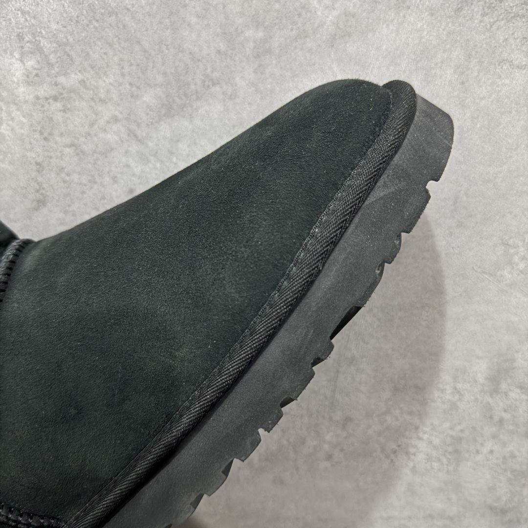 图片[6]-【顶级Y版】UGG 2072经典秋冬羊皮毛一体雪地靴 短筒男鞋 桑坡大厂直供 拒绝高利润 区别杀猪版本 隆丰A级澳洲进口羊皮毛一体 完全遵循ZP工艺流程 代工厂原厂版师 秉承无原鞋不开发选择 注重每一处细节 市面最正版型 TREADLITE\”轻翼\”科技外底 轻便/耐用/柔韧/桩型 翻毛皮鞋面 细腻亲肤再生聚酯纤维滚边 舒适易打理 保暖性佳 UGG plush™ 里衬和内底 茸软亲肤 舒适暖足 经典鞋型搭配轻盈厚底 稳稳拿捏秋冬出街时髦造型 Treadlite by UGG 轻翼大底 轻盈缓震 为双足减负 舒适轻便 助你轻松畅玩整天 尺码：40 41 42 434 44 45-选品中心