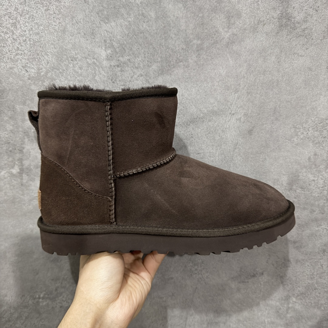【顶级Y版】UGG 2072经典秋冬羊皮毛一体雪地靴 短筒男鞋 桑坡大厂直供 拒绝高利润 区别杀猪版本 隆丰A级澳洲进口羊皮毛一体 完全遵循ZP工艺流程 代工厂原厂版师 秉承无原鞋不开发选择 注重每一处细节 市面最正版型 TREADLITE\