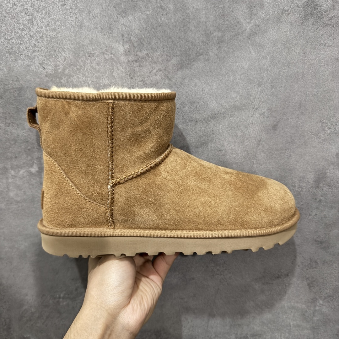 【顶级Y版】UGG 2072经典秋冬羊皮毛一体雪地靴 短筒男鞋 桑坡大厂直供 拒绝高利润 区别杀猪版本 隆丰A级澳洲进口羊皮毛一体 完全遵循ZP工艺流程 代工厂原厂版师 秉承无原鞋不开发选择 注重每一处细节 市面最正版型 TREADLITE\