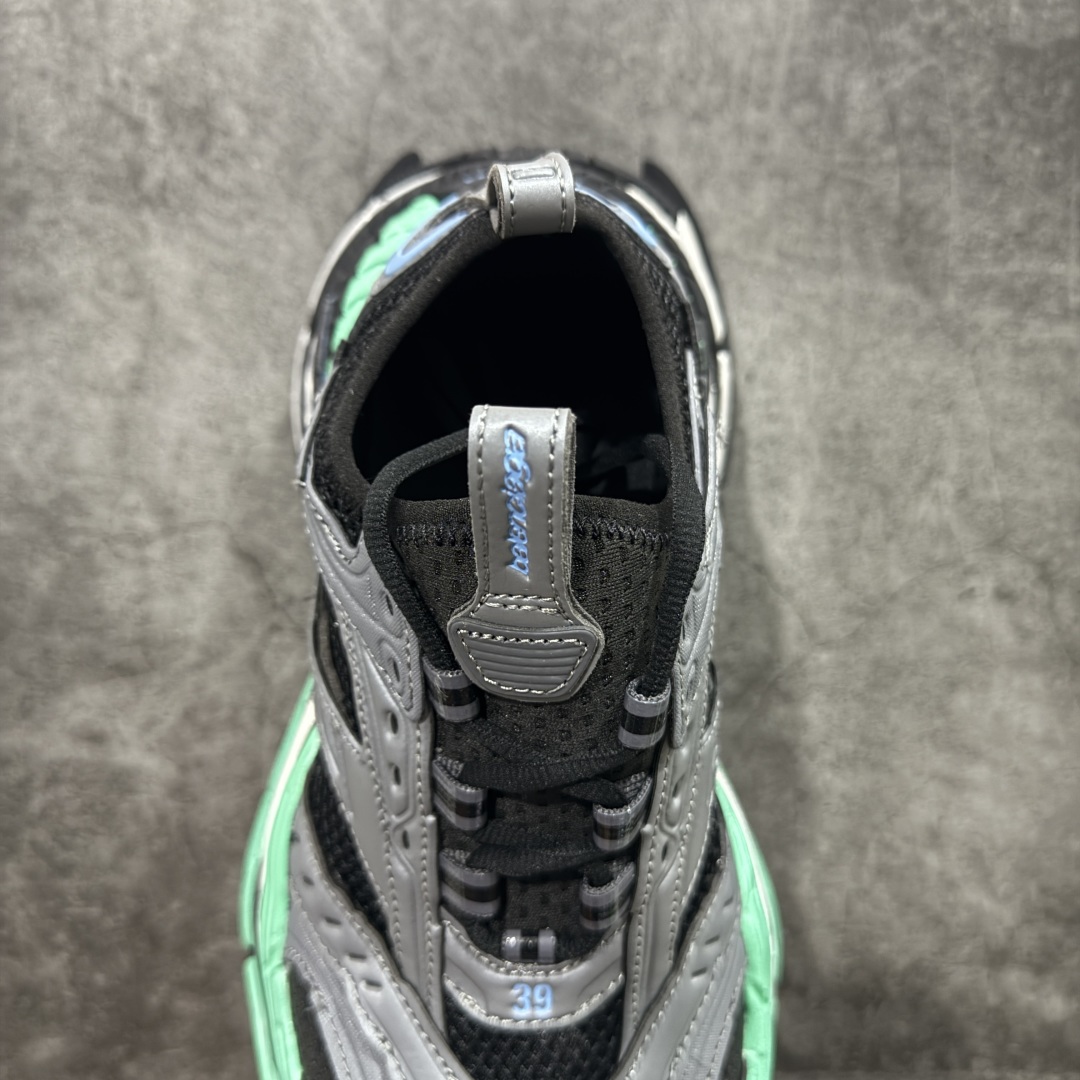 图片[8]-【OK纯原】Balenciaga巴黎世家 Platform 厚底系带 老爹鞋 17代黑绿 独家工艺 夸张鞋型 超厚鞋底 同步原鞋 用一双「旧鞋」传递复古感 后侧板、翘起的鞋头 则展示了 Demna 在结构上的未来构想 原装大盒从里到外一切百分百还原官方配置，区别市面所有版本，一切细节高端还原 ，欢迎挑刺 ，碾压一切版本 尺码：35 36 37 38 39 40 41 42 43 44 45 46 (偏大一码）-选品中心