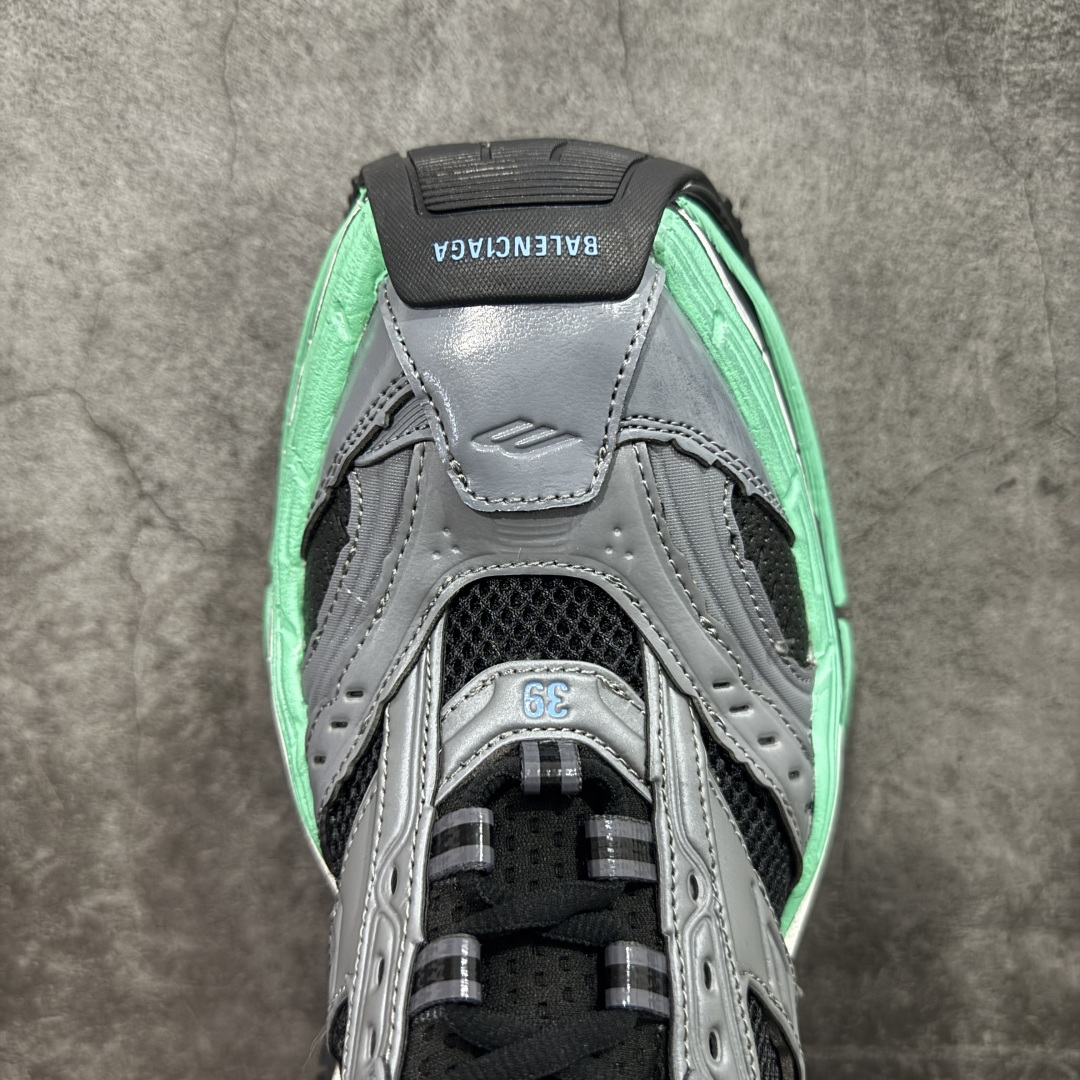 图片[5]-【OK纯原】Balenciaga巴黎世家 Platform 厚底系带 老爹鞋 17代黑绿 独家工艺 夸张鞋型 超厚鞋底 同步原鞋 用一双「旧鞋」传递复古感 后侧板、翘起的鞋头 则展示了 Demna 在结构上的未来构想 原装大盒从里到外一切百分百还原官方配置，区别市面所有版本，一切细节高端还原 ，欢迎挑刺 ，碾压一切版本 尺码：35 36 37 38 39 40 41 42 43 44 45 46 (偏大一码）-选品中心