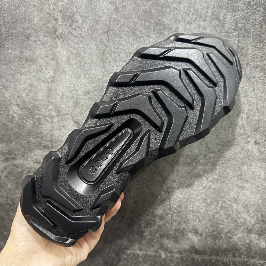 图片[9]-【公司级】Ecco爱步驱动牛皮革圆头舒适系带低帮生活休闲鞋 ECCO以三大核心特征为依托：北欧设计风格、鞋履制作、积极的生活方式。北欧设计风格：北欧设计特点是独特、有格调、实用和简约，并且品质优良。鞋履制作：ECCO钟爱鞋履制作以及一切与鞋履制作相关的事物。积极的生活方式：ECCO的创始人希望制作出的鞋履无需磨合，即可完美贴合脚型，帮助人们享受行走的乐趣。ECCO的成功源自其产品质量和创新的技术水平，恪守“鞋遵循双足”的设计理念，将的舒适度和风格融为一体。ECCO跑遍全世界寻找创新的原料。从制革制鞋一体化的设置，源头上控制皮革质量，确保对人体无害。 尺码：38 39 40 41 42 43 44 （皮鞋码）-选品中心