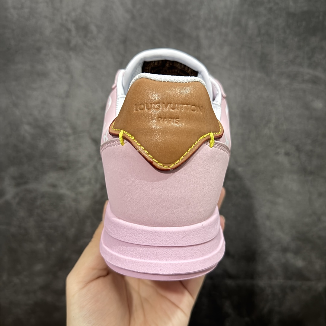 图片[4]-【外贸专供版】Nigo x Louis Vuitton LV联名款 阿甘 低帮运动休闲鞋 大厂出品 品质板正 此次系列包括从简约风格的运动鞋到引人注目的跑鞋 LV 以其标志性的厚底和现代美学脱颖而出 而其他款式则采用了奢华的麂皮 皮革和帆布等材质 一些运动鞋设计富有未来感 强调功能性与舒适性 并向运动风格的奢华鞋履迈进 每个细节都按原版1：1开发 面料 头层皮 内里 进口透气网里 鞋底原版开模防滑TPU材质 底厚3CM 尺码：36 37 38 39 40 41 42 43 44 45 46-选品中心