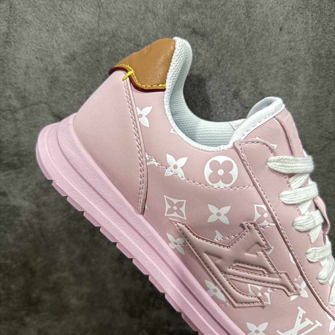 图片[7]-【外贸专供版】Nigo x Louis Vuitton LV联名款 阿甘 低帮运动休闲鞋 大厂出品 品质板正 此次系列包括从简约风格的运动鞋到引人注目的跑鞋 LV 以其标志性的厚底和现代美学脱颖而出 而其他款式则采用了奢华的麂皮 皮革和帆布等材质 一些运动鞋设计富有未来感 强调功能性与舒适性 并向运动风格的奢华鞋履迈进 每个细节都按原版1：1开发 面料 头层皮 内里 进口透气网里 鞋底原版开模防滑TPU材质 底厚3CM 尺码：36 37 38 39 40 41 42 43 44 45 46-选品中心