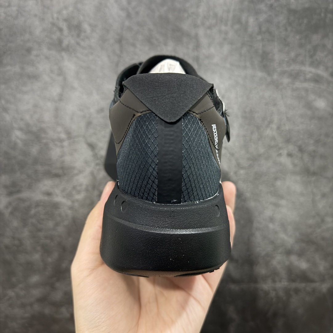 图片[4]-【公司级】Y-3 Adizero Adios 9 时尚简约舒适潮流 织物耐磨低帮跑步鞋 JR6655 Y-3，这个由世界顶级设计师山本耀司（YohjiYamamoto）担任创意总监与adidas合作的全新品牌正式于2006春夏进入中国。品牌的Y代表YohjiYamamoto，而3则代表adidas三条线的logo。创意总监山本耀司将其个人品牌的简洁、极具设计感的风格融入Y-3，完美地给我们展现一个高档时尚的运动品牌形象。朴实与冷静是Y-3的基本形象概念。Y-3的时尚本质是运动的，被誉为“黑色魔法师\”的山本耀司使传统运动品牌adidas赫然跃上了Fashion的版面，运动装从此也登上大雅之堂。 尺码：35.5 36 36.5 37 38 38.5 39 40 40.5 41 42 42.5 43 44 44.5 45-选品中心