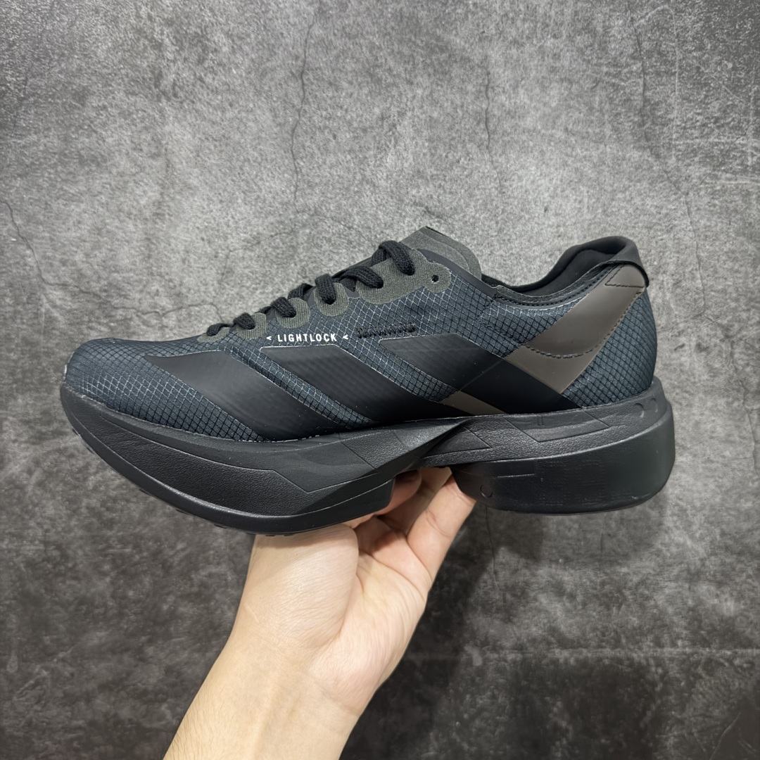 图片[2]-【公司级】Y-3 Adizero Adios 9 时尚简约舒适潮流 织物耐磨低帮跑步鞋 JR6655 Y-3，这个由世界顶级设计师山本耀司（YohjiYamamoto）担任创意总监与adidas合作的全新品牌正式于2006春夏进入中国。品牌的Y代表YohjiYamamoto，而3则代表adidas三条线的logo。创意总监山本耀司将其个人品牌的简洁、极具设计感的风格融入Y-3，完美地给我们展现一个高档时尚的运动品牌形象。朴实与冷静是Y-3的基本形象概念。Y-3的时尚本质是运动的，被誉为“黑色魔法师\”的山本耀司使传统运动品牌adidas赫然跃上了Fashion的版面，运动装从此也登上大雅之堂。 尺码：35.5 36 36.5 37 38 38.5 39 40 40.5 41 42 42.5 43 44 44.5 45-选品中心