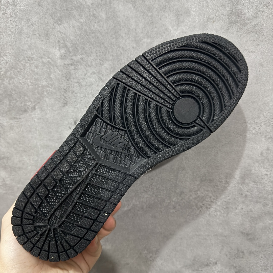 图片[9]-【定制版】TS x Air Jordan x Louis Vuitton AJ1 Low 倒钩低帮LV联名-白印花 定制配色 原厂内置气垫魔块 A模大底 头层小牛皮 鞋舌AJ原厂专用牛津布+AJ专用反口珍珠布+原厂无杂质高弹内里海棉+特殊封边弹力鞋带 货号： XS2025-077 尺码：36 36.5 37.5 38 38.5 39 40 40.5 41 42 42.5 43 44 44.5 45-选品中心