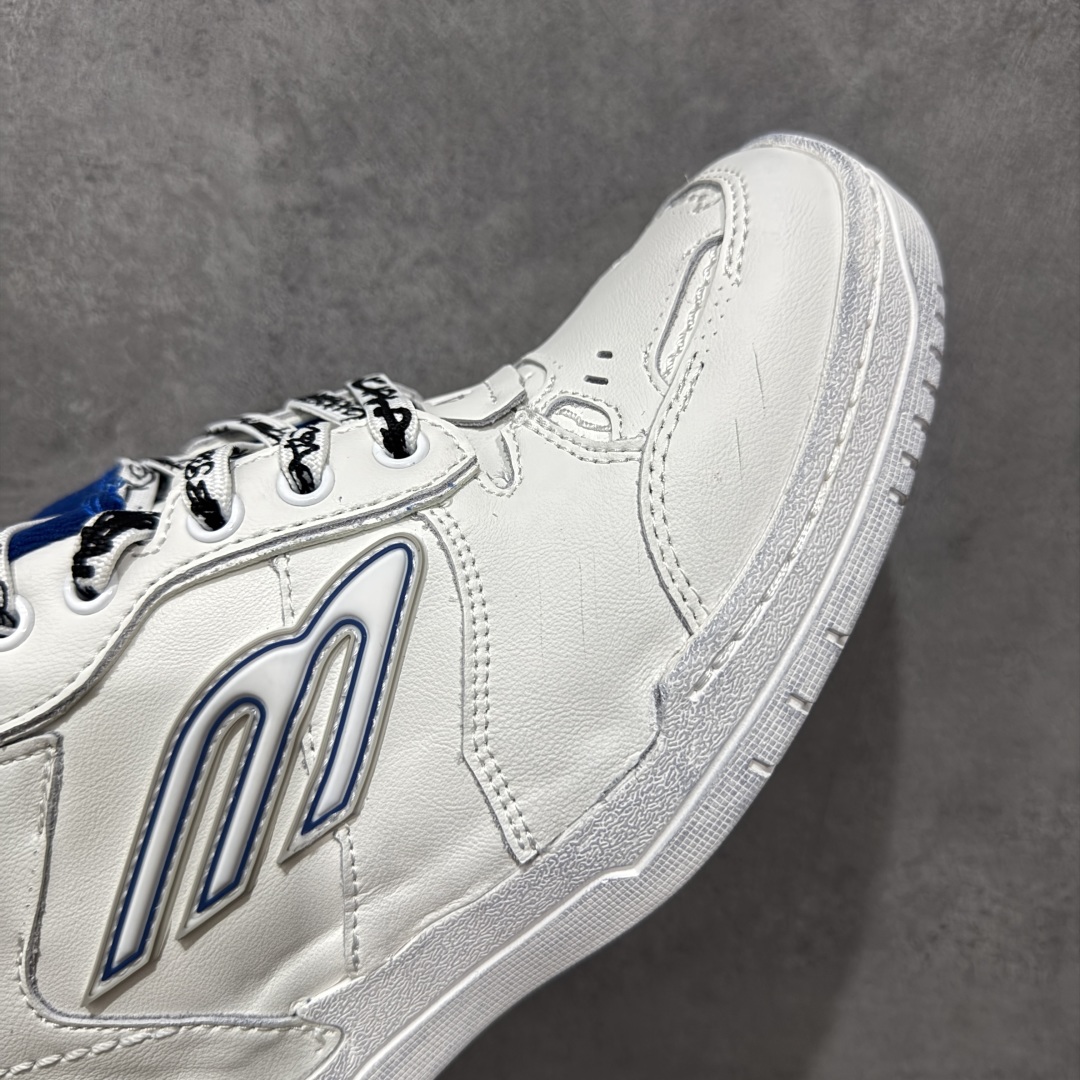 图片[6]-【性价比H版】Balenciaga Hamptons Worn-Out 巴黎世家十八18代 涤纶（聚酯纤维）牛皮革 圆头系带 低帮 生活休闲鞋板鞋 最强性价比 头层皮料 原纸板楦头开发 最原汁原味的版型 胶水把控整洁度完美 每一双都是工艺品 多重QC质检 原盒原配 正确字体电绣 粗细、位置、大小正确 侧边TPU 透气孔匹配意产原版 正确分离大底 TPU软底 原版一致大底LOGO 立体感十足 尺码：35 36 37 38 39 40 41 42 43 44 45 46-选品中心