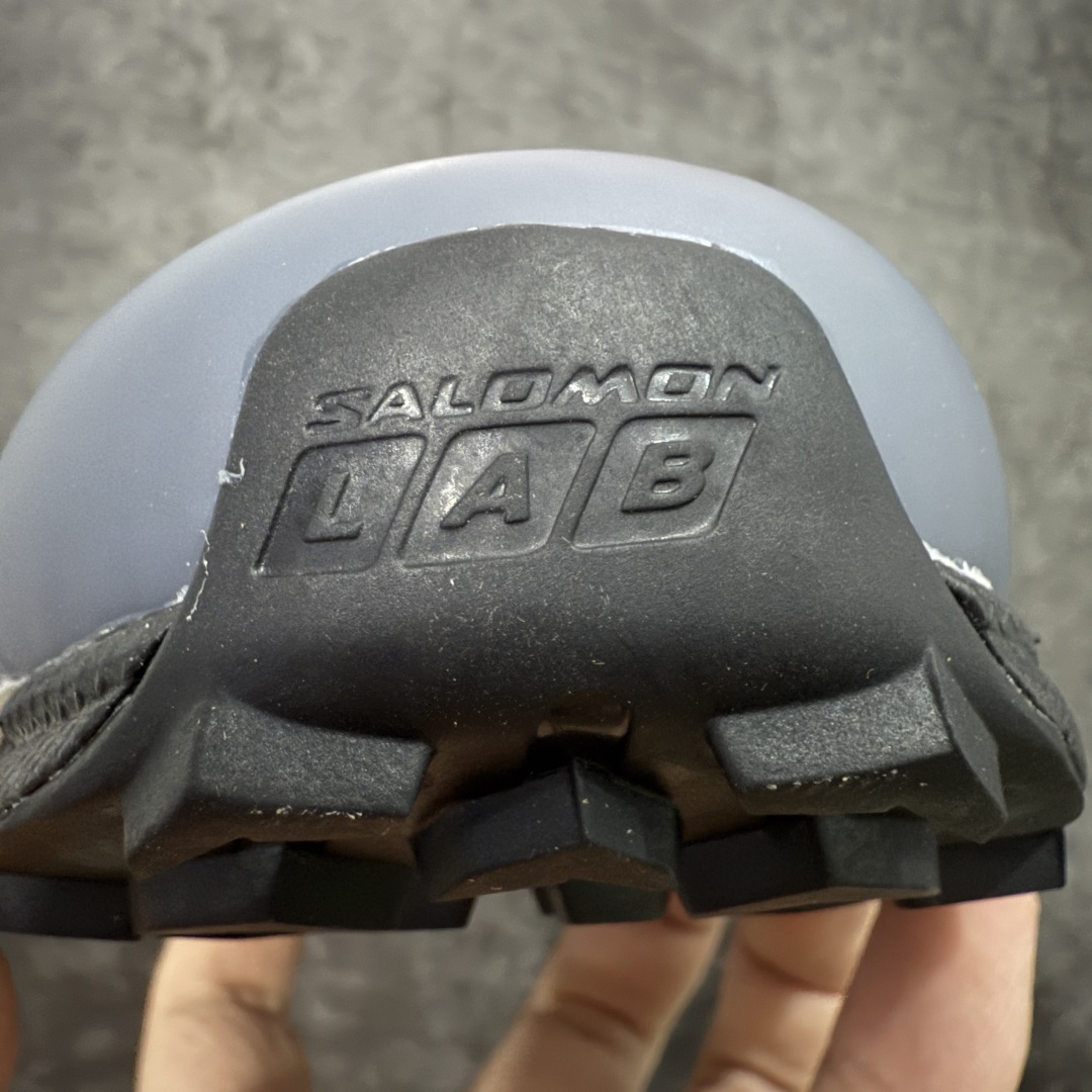 图片[5]-【绿X版】 SALOMON萨洛蒙 XT-6 SHADOW 舒适百搭 耐磨透气支撑 低帮 户外功能鞋 男女同款 蓝灰色 478739 外机能登山跑鞋 纯原外贸平台特供订单 耗时半年巨作 全套原纸板楦头开发 原厂特供网布配套加持 确保原汁原味 完美呈现版型 原档数据独家私模五层组合大底 男女鞋同步官方开发至46.5 原装Ortholite轻量化鞋垫 中底布带钢印编号 原厂TPU锁扣 进口港宝加持 后跟自然饱满 还原公司包裹性 鞋面以“锯齿”状的包裹系统呈现 在基色底之下加入了各种色点缀 将公司的最新技术和时尚前卫的造型融入耐用的长跑款式中 鞋面由 TPU 薄膜制成 并焊接在高耐磨网眼上 使其既时尚又坚固 由 ACS底盘支撑 可增强稳定性和支撑力 以及由橡胶凸耳 Contragrip外底覆盖的 EVA 缓冲中底 旨在应对崎岖的地形 鞋舌上的彩色Salomon 标签、Quicklace 系统以及鞋头、鞋舌和鞋跟上的附加品牌使细节更加完美 让穿着者可以轻松驾驭户外与通勤下的任何运动生活场景 无缝鞋身户外随意纵横 颜值与脚感兼备 出街通勤 绝对非常吸睛 你值得拥有 尺码：36 36.5 37.5 38 38.5 39 40 40.5 41 42 42.5 43 44 44.5 45 46 46.5-选品中心