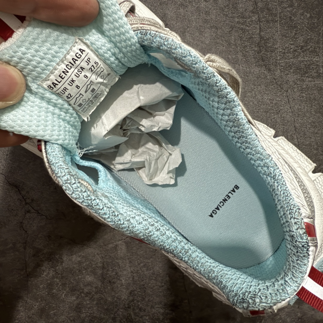 图片[7]-【X版纯原】BALENCIAGA 3XL Sneakers 巴黎世家十代网布系带低帮走秀复古老爹鞋 全新版本 全新顶端品质 全套原纸板楦头开发 最原汁原味的灵魂版型 全鞋荧光划线卡点 胶水把控整洁度追求极致完美 每一双都是工艺品 多重QC质检 超越公司货的品控标准 实实在在的免检产品 原盒原配 正确字体电绣 粗细、位置、大小正确 侧边TPU 透气孔匹配意产原版 正确分离大底 TPU软底 原版一致大底LOGO 立体感十足 原厂皮料水洗做旧 采购原厂网纱 不含皮革 网布材料和聚氨酯 磨损效果 鞋头边缘和后帮 Balenciaga 徽标 鞋面和后跟凸印尺码 鞋舌 3XL 橡胶品牌标识和反光细节 鞋帮拉袢和鞋舌拉祥 配反光细节 备用鞋带在鞋履前侧 可在穿着前取下 便于不同造型搭配 正常尺码 尺码：35 36 37 38 39 40 41 42 43 44 45 46-选品中心