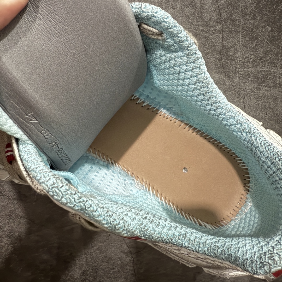 图片[8]-【X版纯原】BALENCIAGA 3XL Sneakers 巴黎世家十代网布系带低帮走秀复古老爹鞋 全新版本 全新顶端品质 全套原纸板楦头开发 最原汁原味的灵魂版型 全鞋荧光划线卡点 胶水把控整洁度追求极致完美 每一双都是工艺品 多重QC质检 超越公司货的品控标准 实实在在的免检产品 原盒原配 正确字体电绣 粗细、位置、大小正确 侧边TPU 透气孔匹配意产原版 正确分离大底 TPU软底 原版一致大底LOGO 立体感十足 原厂皮料水洗做旧 采购原厂网纱 不含皮革 网布材料和聚氨酯 磨损效果 鞋头边缘和后帮 Balenciaga 徽标 鞋面和后跟凸印尺码 鞋舌 3XL 橡胶品牌标识和反光细节 鞋帮拉袢和鞋舌拉祥 配反光细节 备用鞋带在鞋履前侧 可在穿着前取下 便于不同造型搭配 正常尺码 尺码：35 36 37 38 39 40 41 42 43 44 45 46-选品中心