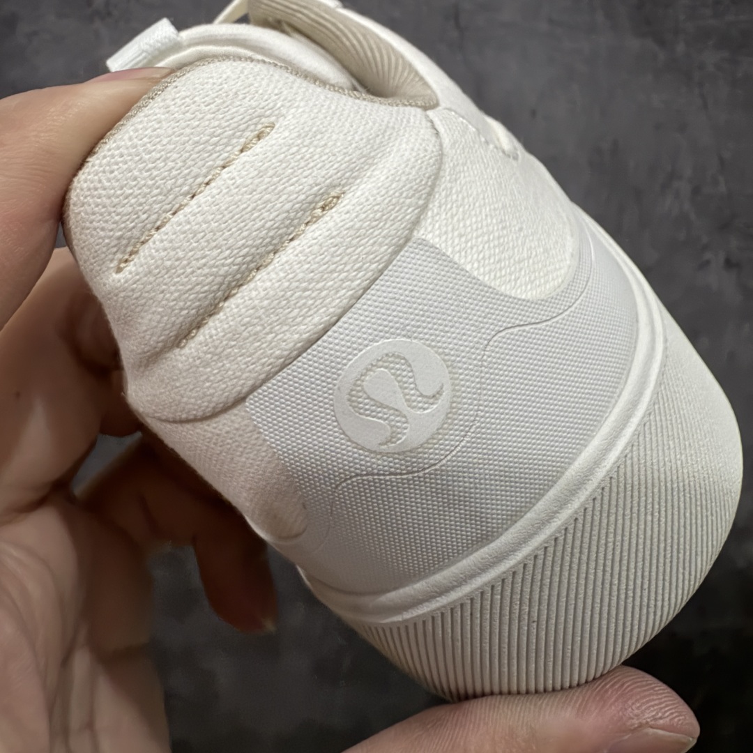 图片[2]-【XC2.0版】原厂订单露露乐蒙/Lululemon W Cityverse Low 城市律动系列首发出货 顶流原厂品质 打破市场无好货之说 目前市场天花板 没有之一 内外兼修 平台冲正无压力 放心开冲 独家私磨外置杯形防滑耐磨橡胶大底+原厂纸板+原厂热压工艺 打造最纯正的LULU鞋型 鞋舌、后跟、鞋领 同步公司货采用内嵌人体工学加厚环保去臭海玻璃物料填充 包裹性无敌、脚感满分 尺码：36 37 38 39 40 40.5 41 42 42.5 43 44 44.5 45-选品中心