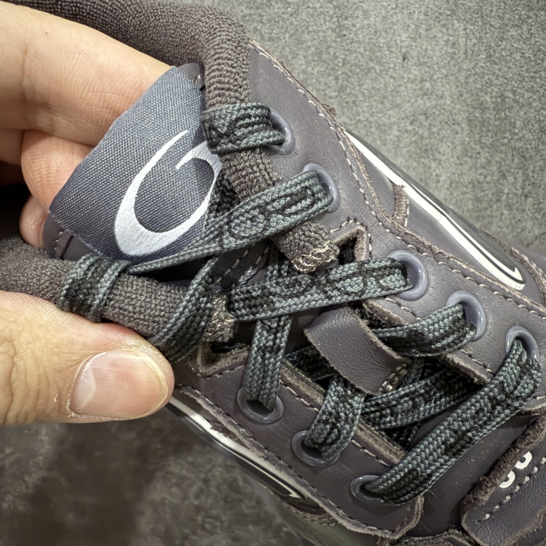 图片[6]-【XA纯原版】Balenciaga Hamptons Worn-Out 巴黎世家十八18代 涤纶（聚酯纤维）牛皮革 圆头系带 低帮 生活休闲鞋板鞋 全套原纸板楦头开发 最原汁原味的灵魂版型 全鞋荧光划线卡点 胶水把控整洁度追求极致完美 每一双都是工艺品 多重QC质检 超越公司货的品控标准 实实在在的免检产品 原盒原配 正确字体电绣 粗细、位置、大小正确 侧边TPU 透气孔匹配意产原版 正确分离大底 TPU软底 原版一致大底LOGO 立体感十足 原厂皮料水洗做旧 采购原厂网纱 偏大一码 尺码：35 36 37 38 39 40 41 42 43 44 45 46-选品中心