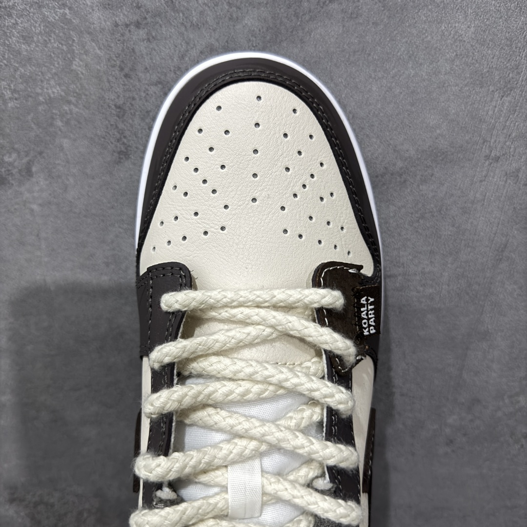 图片[5]-【定制版】Nike Dunk Low 二手日落 棕灰色 当浅米色主调邂逅深灰与棕的层次，宛如黄昏被复刻在鞋面之上，深棕Swoosh划破宁静如暮色降临，棕褐细节点缀恰似夕阳最后一缕光，令黄昏的慵懒与潮酷并存。做旧中底与磨损胶边诉说时光沉淀的酷感，每一步都踩在复古与潮流的交汇点。旧时光的味道，新世代的表达，以磨损感设计致敬经典，用低饱和度配色拿捏氛围。 货号：HF5441-111 尺码：40 40.5 41 42 42.5 43 44 44.5 45 46 编码：HXSB330340-选品中心