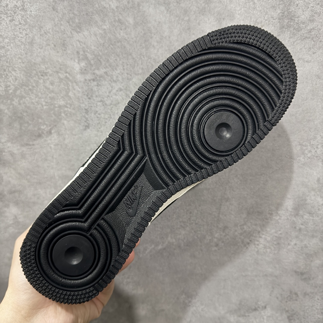 图片[9]-【定制版】Louis Vuitton x Nk Air Force 1’07 定制配色 Lv联名 空军一号低帮经典低帮休闲百搭板鞋 CX5050-Y23 定制鞋盒 大厂流水作业生产 超高清洁度 皮料切割干净无任何毛边 内置蜂窝气垫 细节完美   尺码：36 36.5 37.5 38 38.5 39 40 40.5 41 42 42.5 43 44 44.5 45 编码：HXSA310320-选品中心