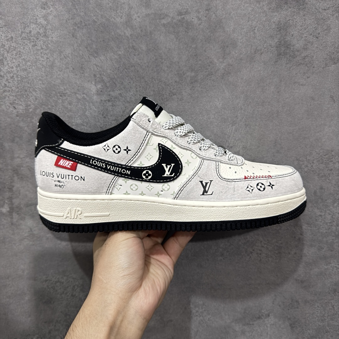 【定制版】Louis Vuitton x Nk Air Force 1’07 定制配色 Lv联名 空军一号低帮经典低帮休闲百搭板鞋 CX5050-Y23 定制鞋盒 大厂流水作业生产 超高清洁度 皮料切割干净无任何毛边 内置蜂窝气垫 细节完美   尺码:36 36.5 37.5 38 38.5 39 40 40.5 41 42 42.5 43 44 44.5 45 编码:HXSA310320-选品中心