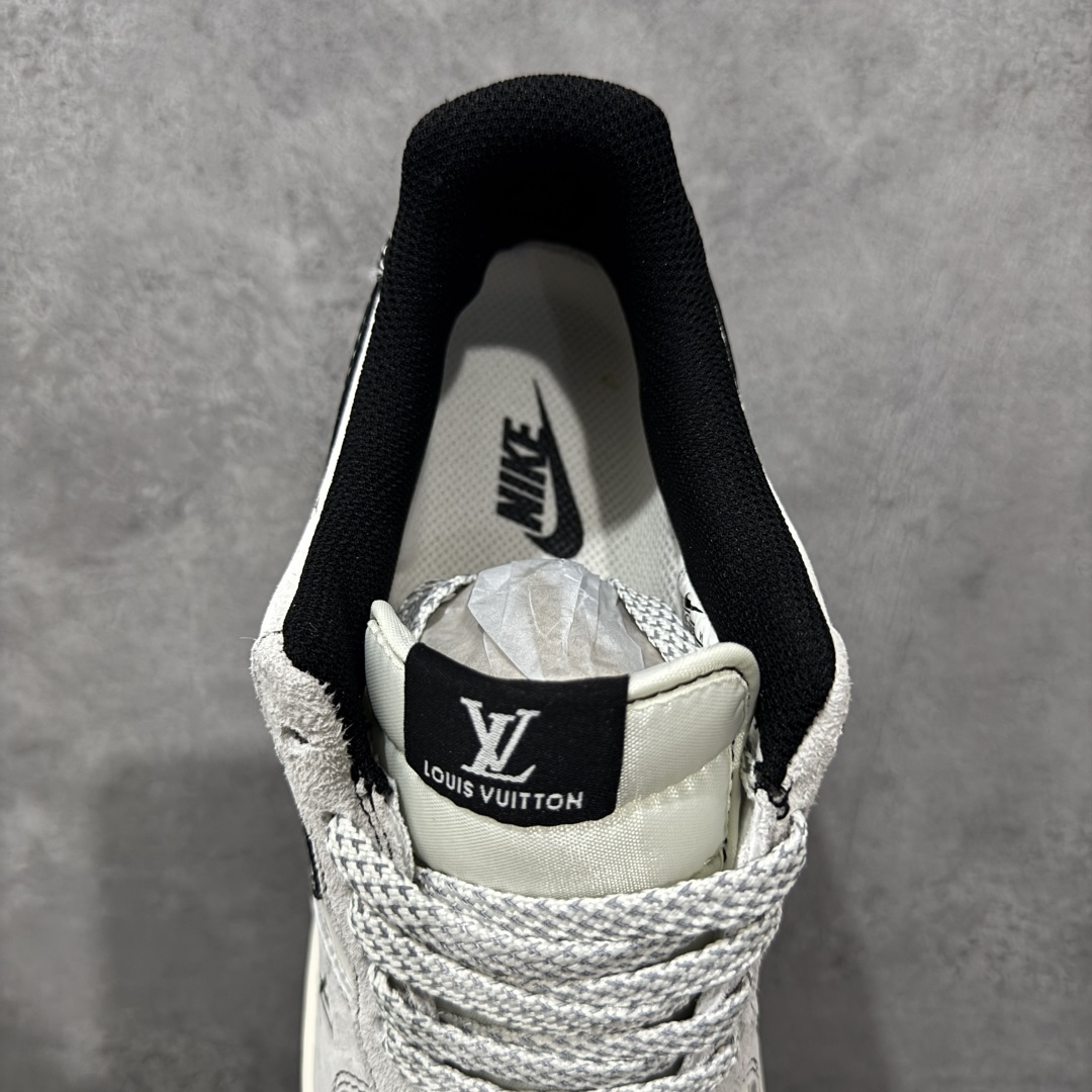 图片[8]-【定制版】Louis Vuitton x Nk Air Force 1’07 定制配色 Lv联名 空军一号低帮经典低帮休闲百搭板鞋 CX5050-Y23 定制鞋盒 大厂流水作业生产 超高清洁度 皮料切割干净无任何毛边 内置蜂窝气垫 细节完美   尺码：36 36.5 37.5 38 38.5 39 40 40.5 41 42 42.5 43 44 44.5 45 编码：HXSA310320-选品中心