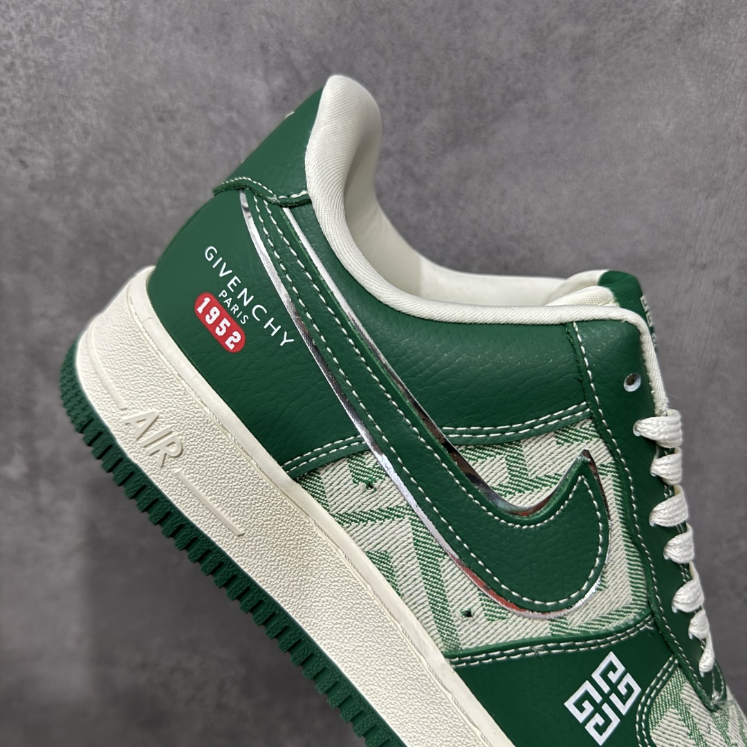 图片[7]-【定制版】Givenchy x Nike Air Force 1 Low 纪梵希 x 耐克 空军一号 低帮 联名绿色 鞋身整体以白绿帆布为主搭配绿色皮革框架覆盖层，设计独特且充满时尚感；鞋身两侧Swoosh Logo采用绿色点缀并以银色进行描边，后跟装饰片使用绿色制作，鞋头处纪梵希品牌Logo以白色妆点，鞋舌标签上以Givenchy字样呈现，后跟Nike Swoosh Logo及Air辅以白色刺绣妆点，后跟侧方印有Givenchy Paris及1952字样，彰显联名身份；最后以米白色中底搭配绿色橡胶外底完善整体设计收尾。 货号：DK0188-088 尺码：36-45带半码 编码：HXSB310320-选品中心