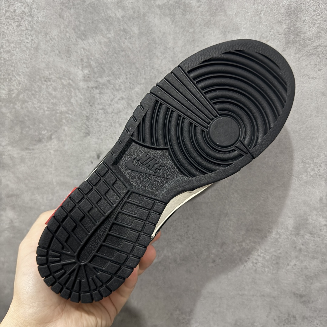 图片[9]-【定制版】Louis Vuitton x Supreme x Nike Dunk SB Low 路易威登LV x Sup x 耐克 SB 低帮 灰白黑 鞋身整体以灰色麂皮打造，搭配米白色框架覆盖层，使鞋款十分百搭，鞋身两侧Swoosh Logo采用黑色点缀，后跟装饰辅以红色皮革制作，鞋舌是网眼布材料，增强了透气性，鞋舌上以LV字样呈现，鞋头处侧边LV字样以黑色点缀，后跟印有Louis Vuitton字样，中底带有红色铭牌Supreme字样，彰显联名身份；最后以米白色中底搭配黑色橡胶外底完善整体设计收尾。 货号：CX5050-Y17 尺码：36-45带半码 编码：HXSB330340-选品中心