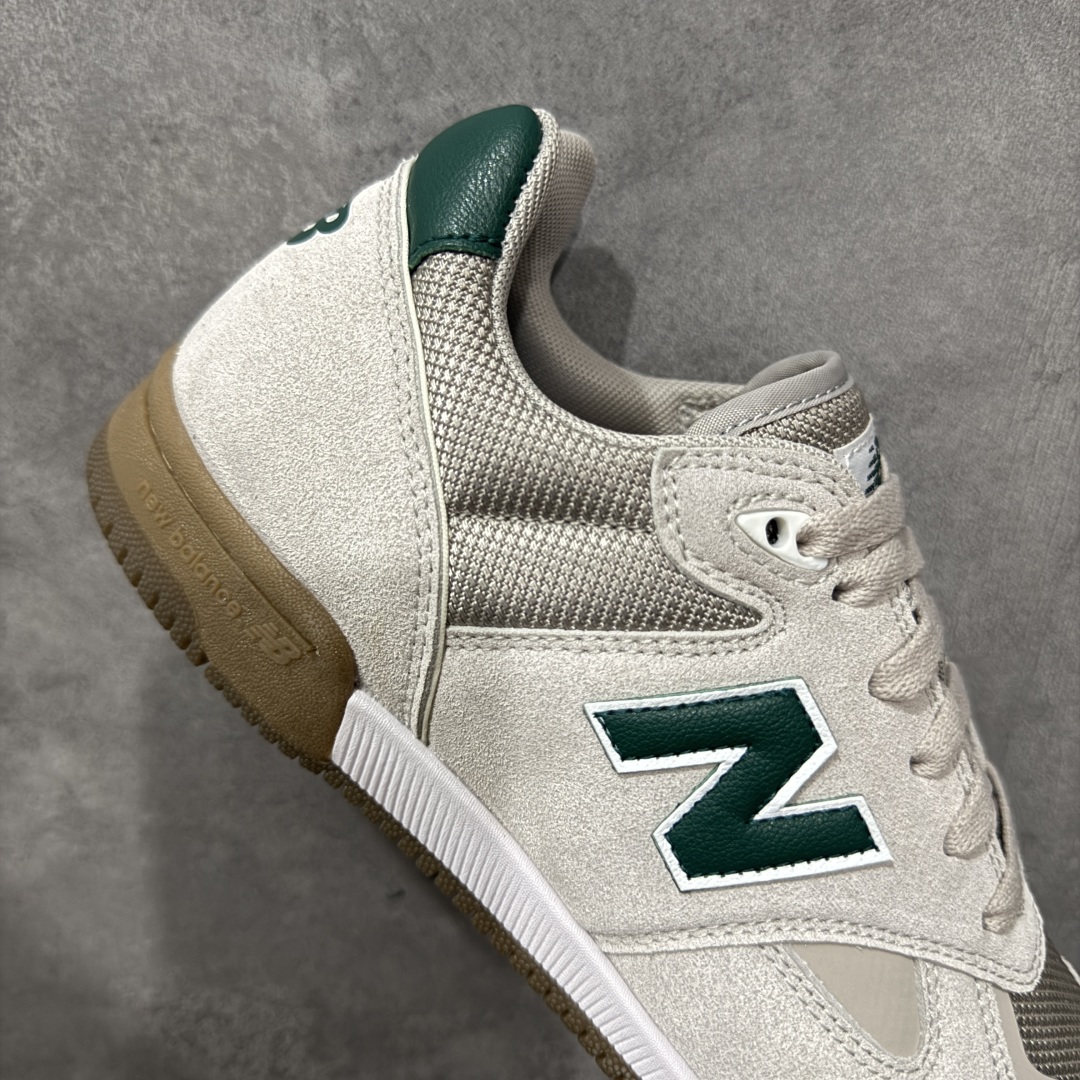图片[7]-【公司级】New Balance NB 600 休闲舒适 耐磨轻便 低帮 板鞋 以更纯粹的复古风格设计打造的全新造型。侧身还以解构设计，将 N 字标志以做旧压花样式呈现，样式别具新意。而麂皮、冲孔皮革的塑造，则呈现出高级怀旧气质，也让鞋款在奢华时装风格与运动氛围之间达到了平衡。 货号：NM600TRC 尺码：36-45 编码：GLB220230-选品中心