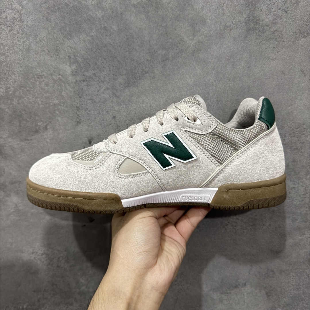 图片[2]-【公司级】New Balance NB 600 休闲舒适 耐磨轻便 低帮 板鞋 以更纯粹的复古风格设计打造的全新造型。侧身还以解构设计，将 N 字标志以做旧压花样式呈现，样式别具新意。而麂皮、冲孔皮革的塑造，则呈现出高级怀旧气质，也让鞋款在奢华时装风格与运动氛围之间达到了平衡。 货号：NM600TRC 尺码：36-45 编码：GLB220230-选品中心