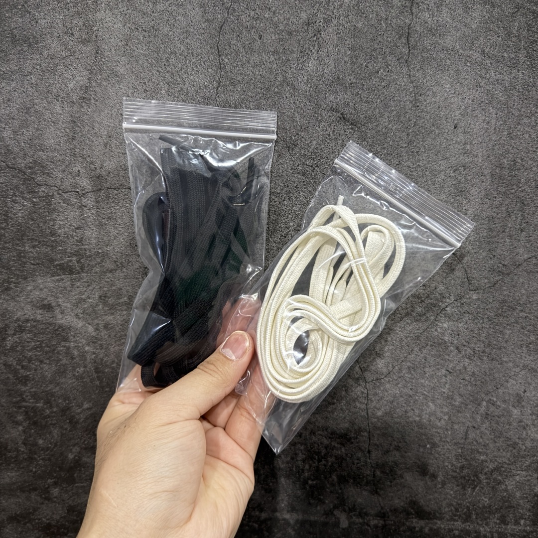 图片[11]-【渠道纯原】Rose x Puma Speedcat 联名款 极速赛车系列彪马低帮生活休闲鞋 404391-01  市面最高版本 原厂头层皮料 原装档案原数据纸版楦型 防尘袋 配件齐全 二次成型\’猛帮\’成型工艺制作 细节如图所示  尺码：35 36 37 37.5 38 38.5 39 40 40.5 41 42 42.5 43 43.5 44.5 45-选品中心
